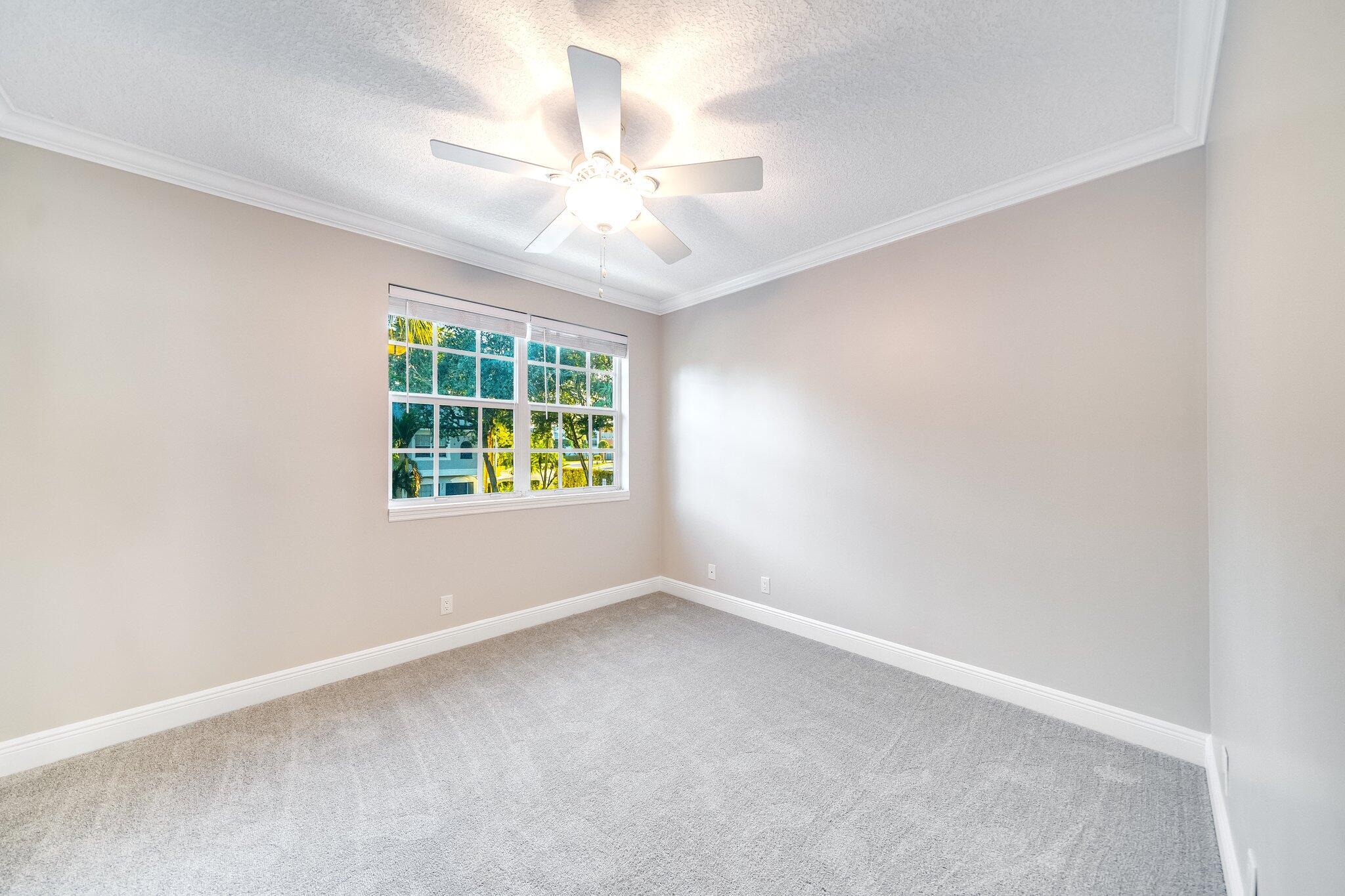 5535 Pageant Place 14