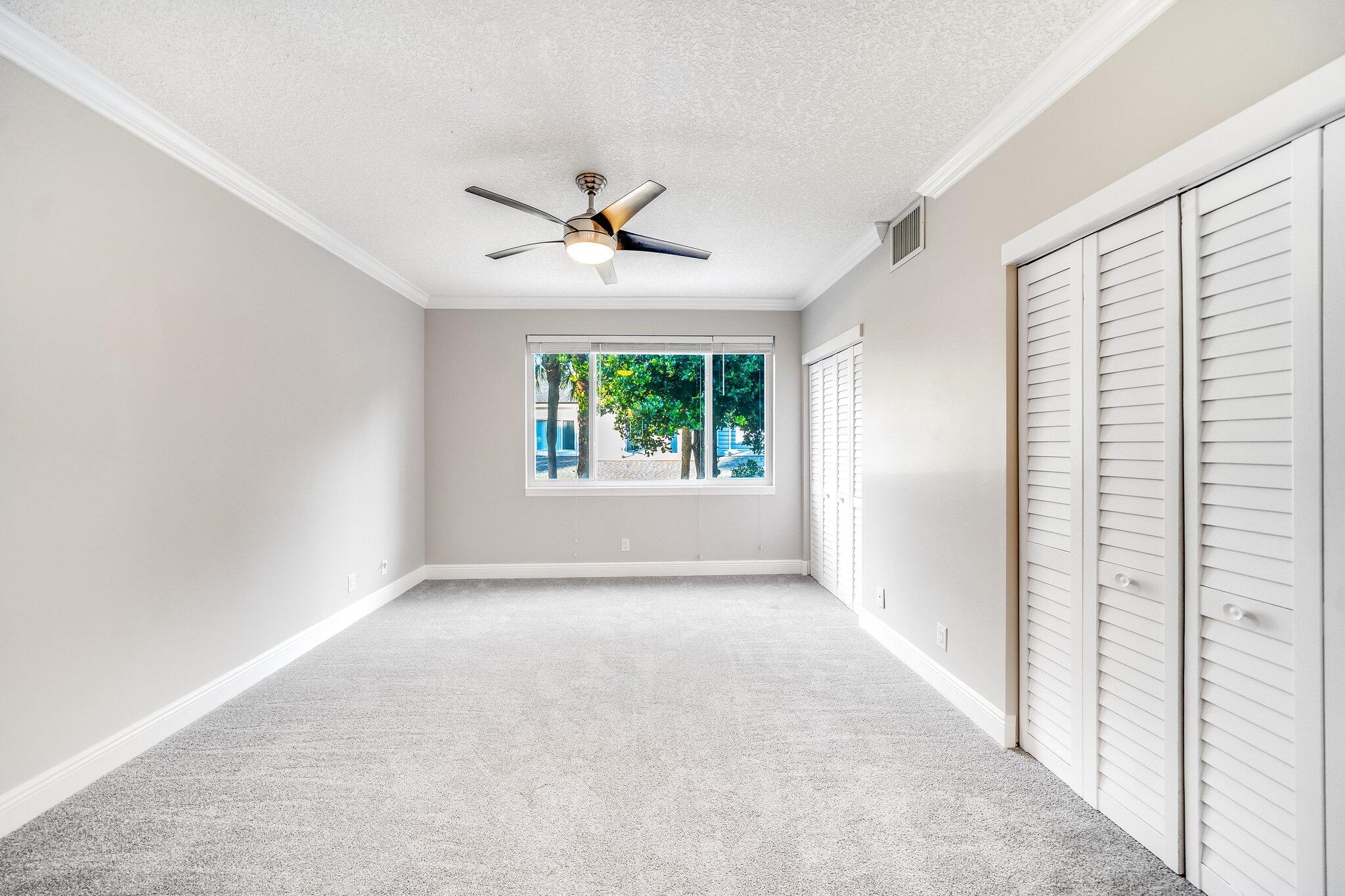 5535 Pageant Place 14