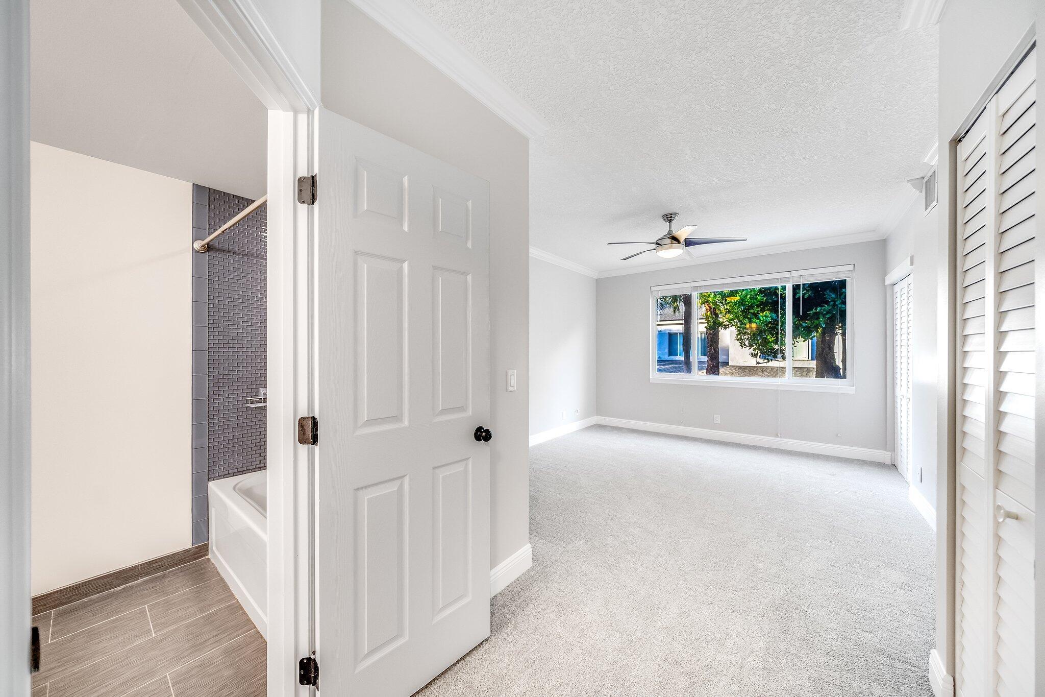 5535 Pageant Place 14