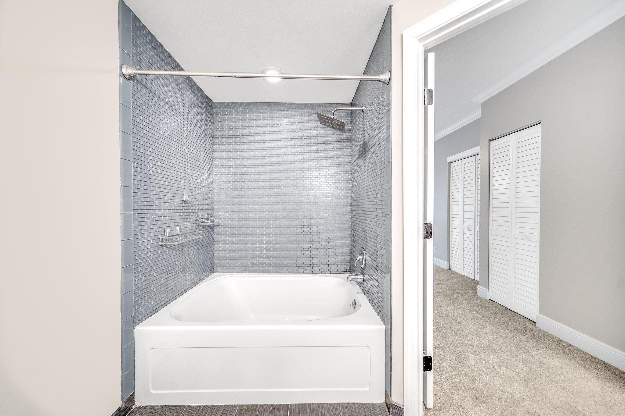 5535 Pageant Place 14