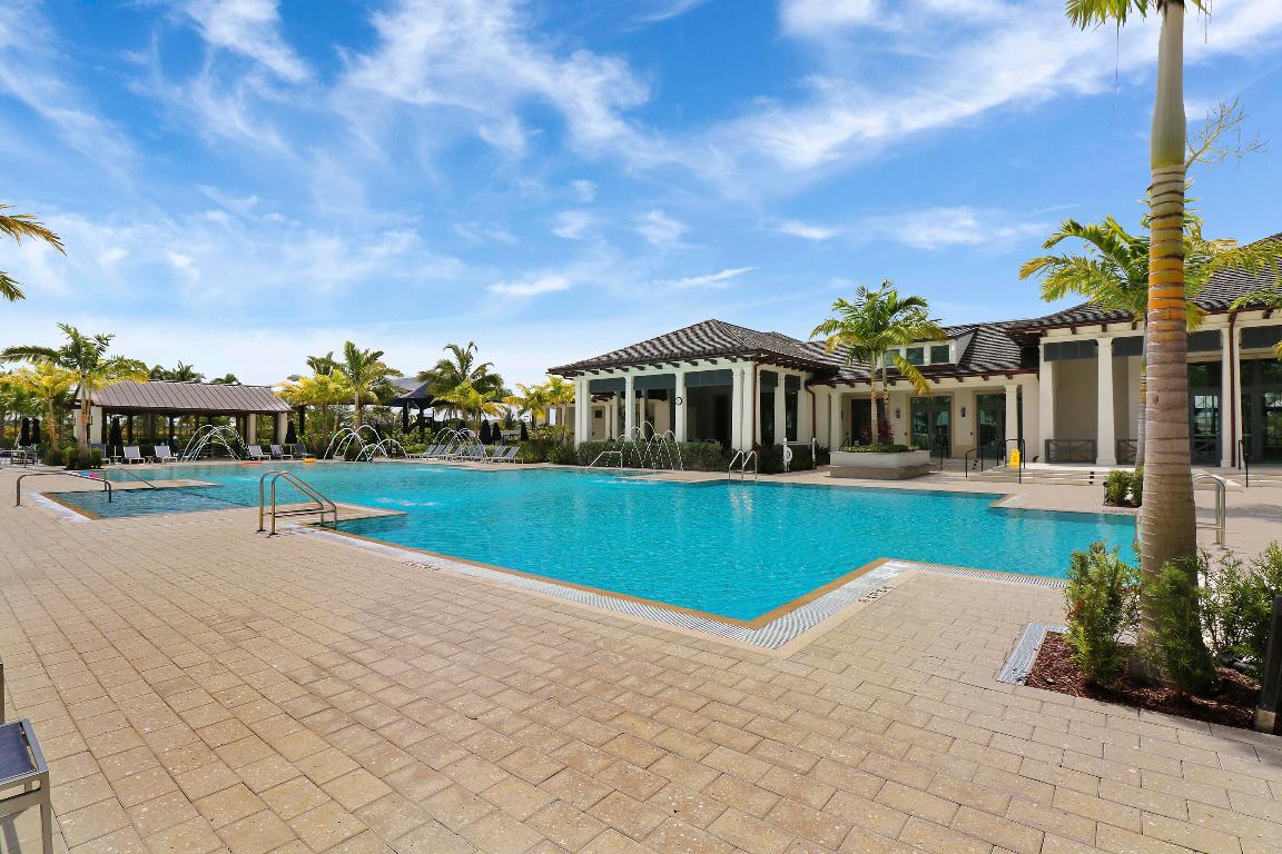 9194 Crestview Circle