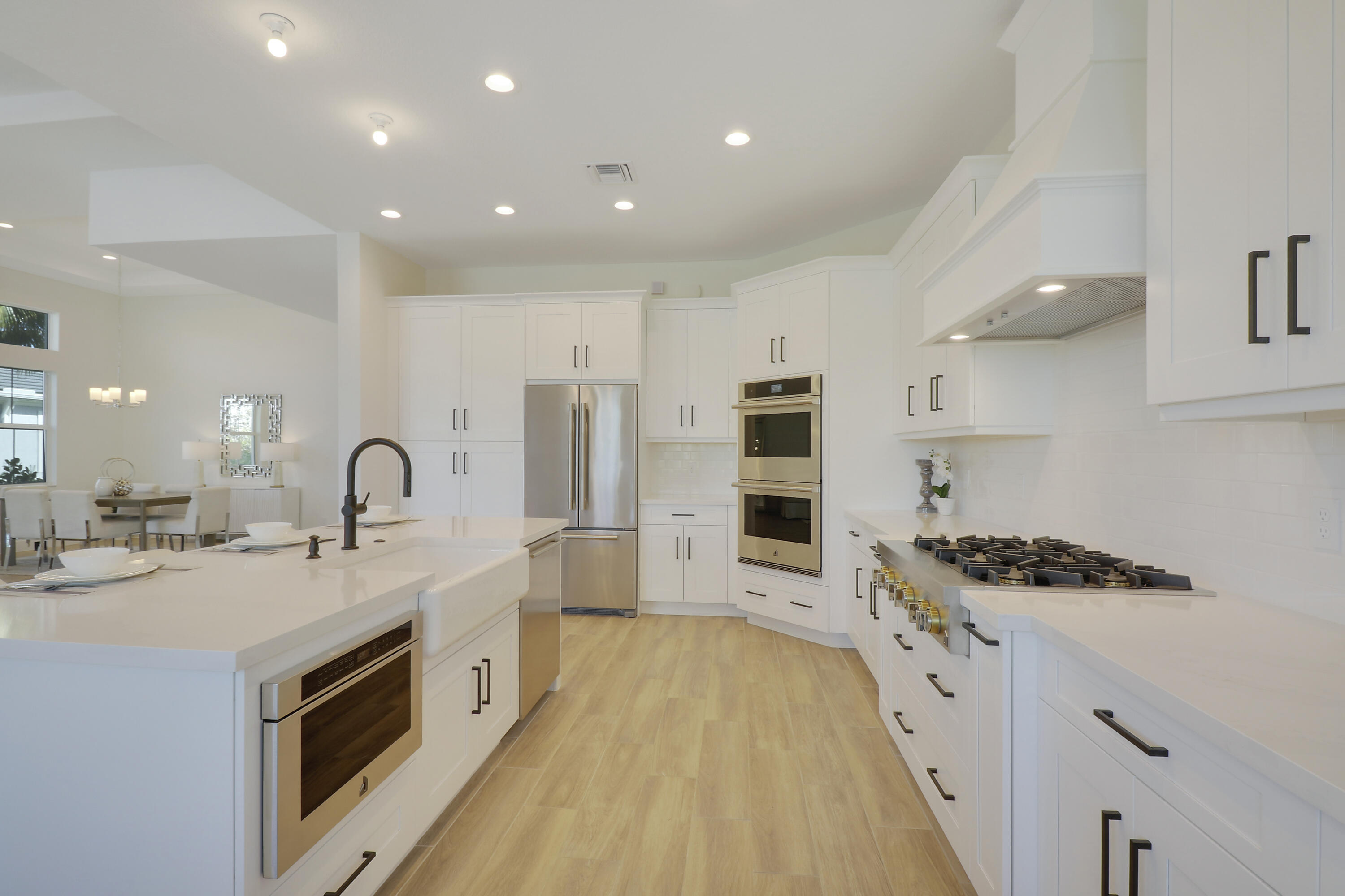 9194 Crestview Circle