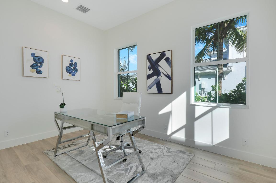 9194 Crestview Circle