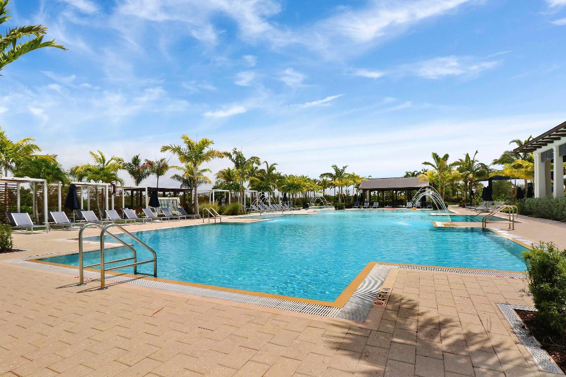 9194 Crestview Circle