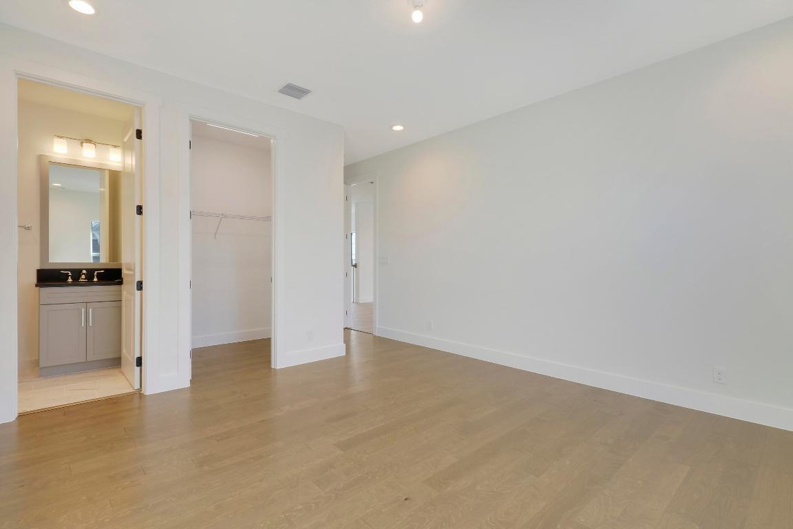 9194 Crestview Circle