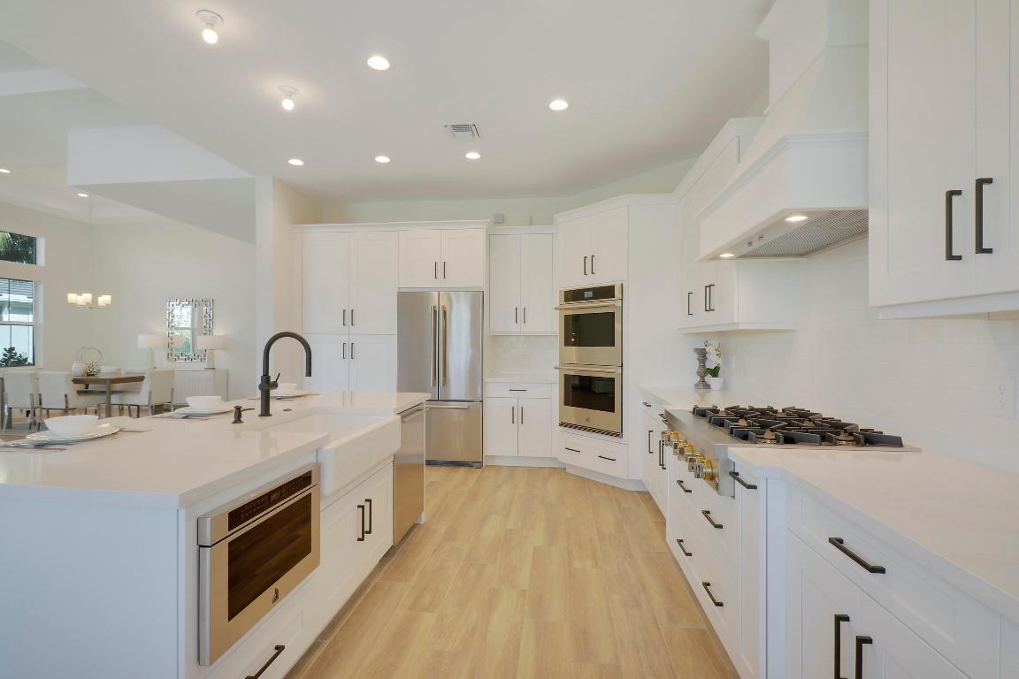 9194 Crestview Circle