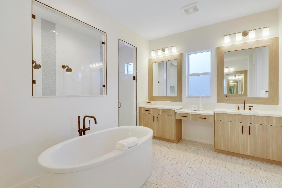 9194 Crestview Circle