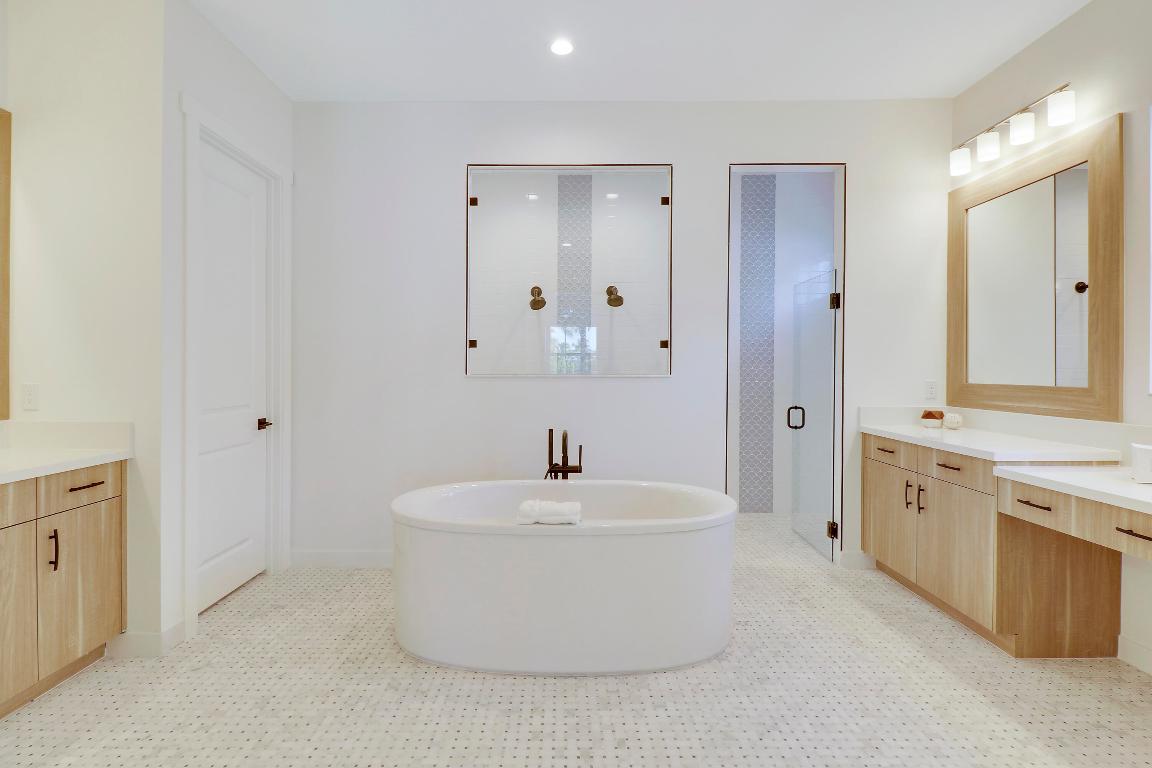 9194 Crestview Circle