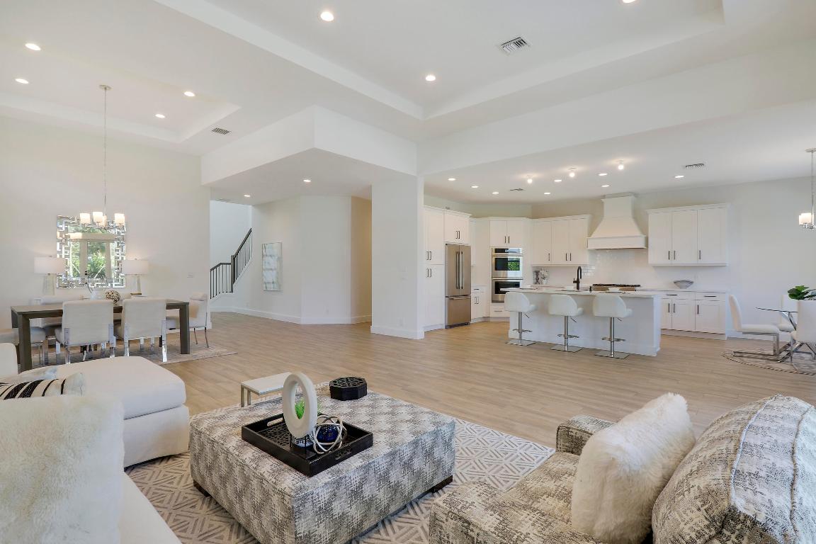 9194 Crestview Circle