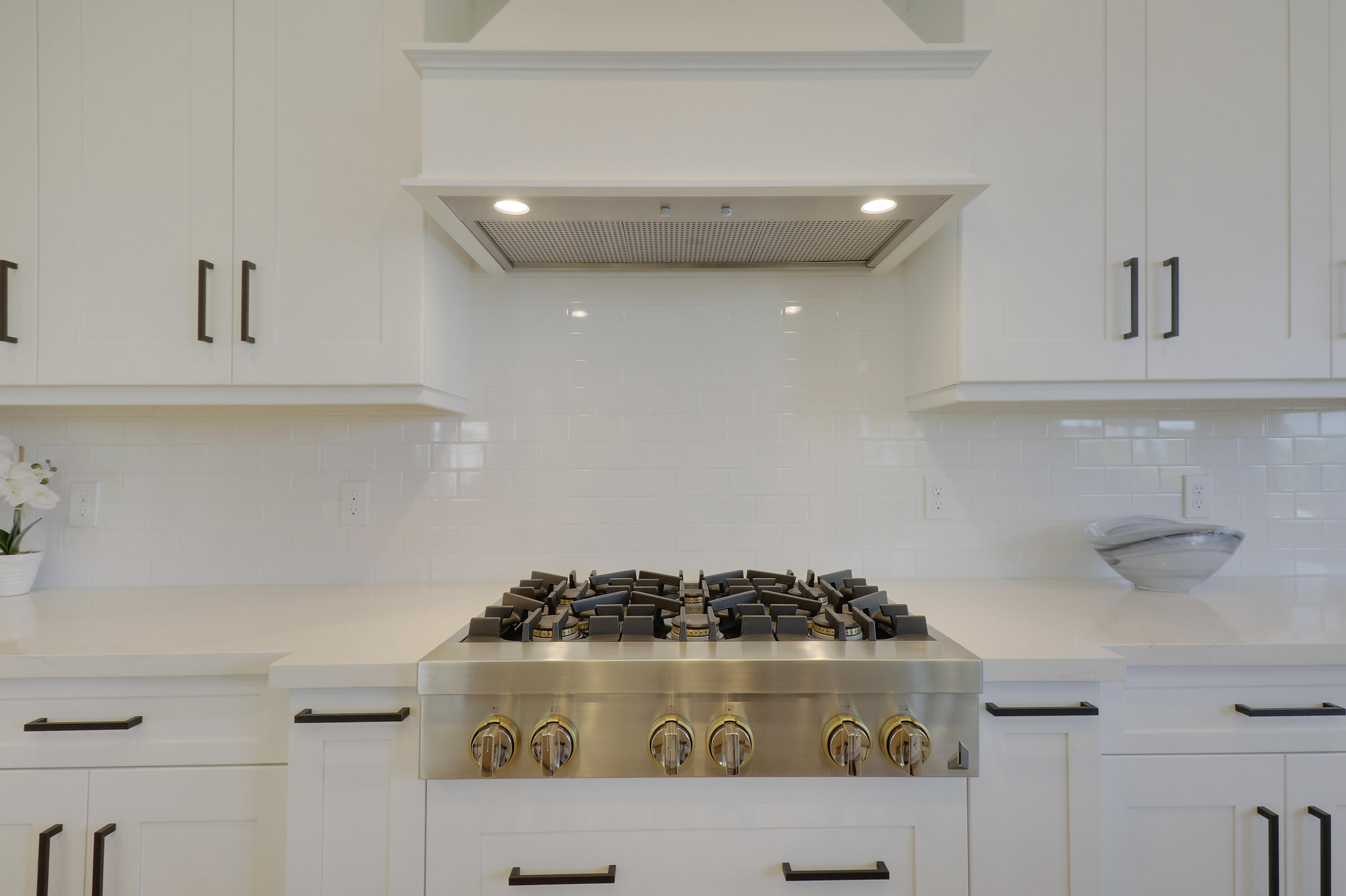 9194 Crestview Circle