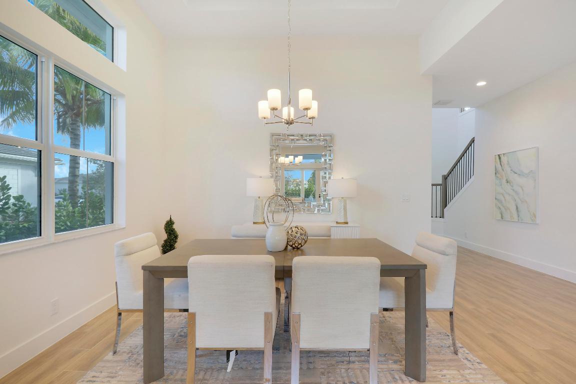 9194 Crestview Circle