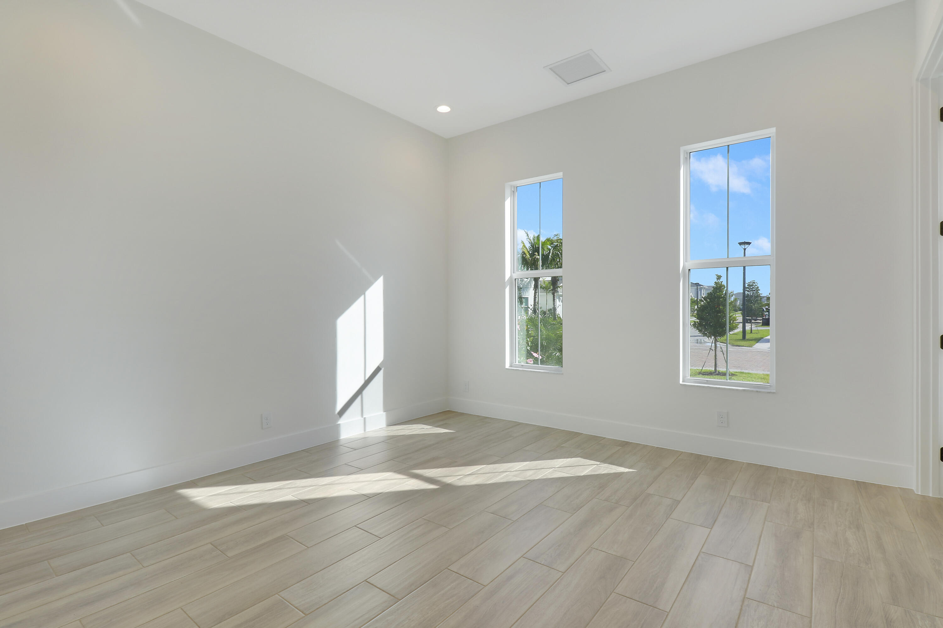 9194 Crestview Circle