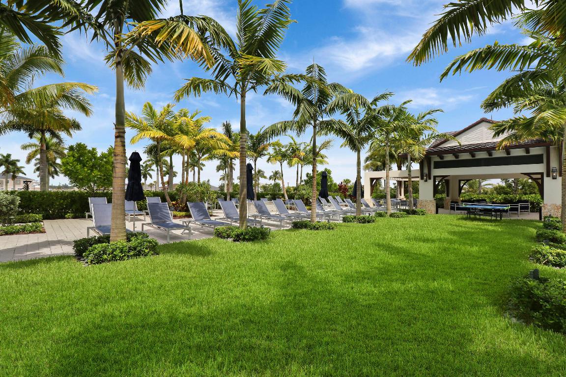 9194 Crestview Circle