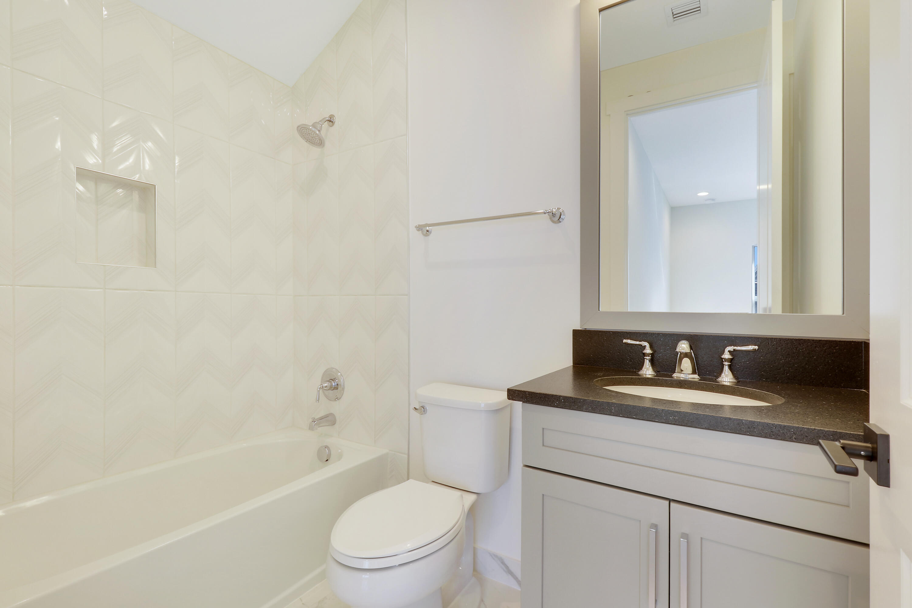 9194 Crestview Circle