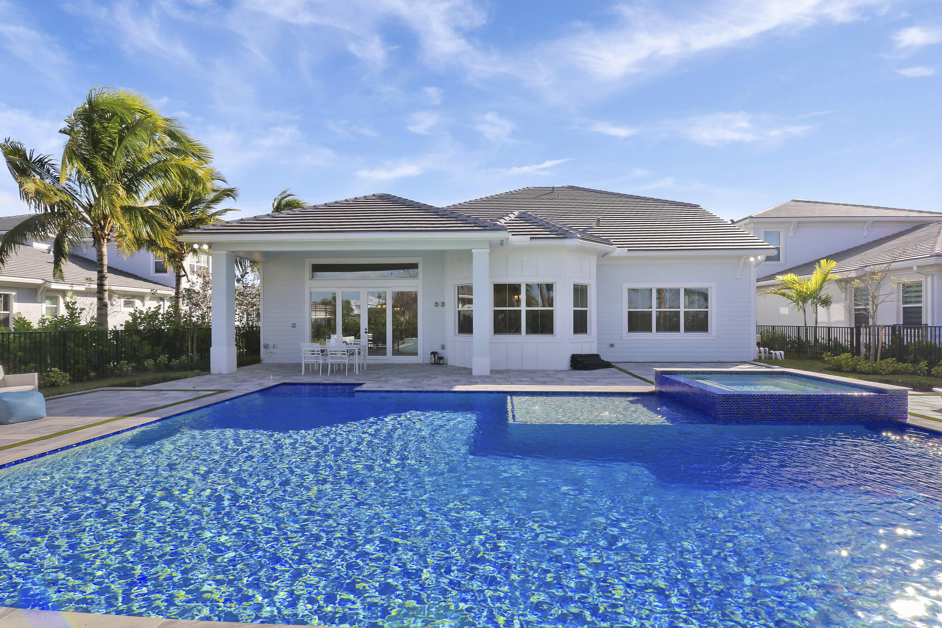 9194 Crestview Circle