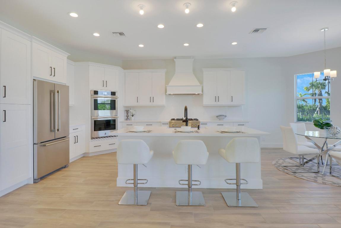 9194 Crestview Circle