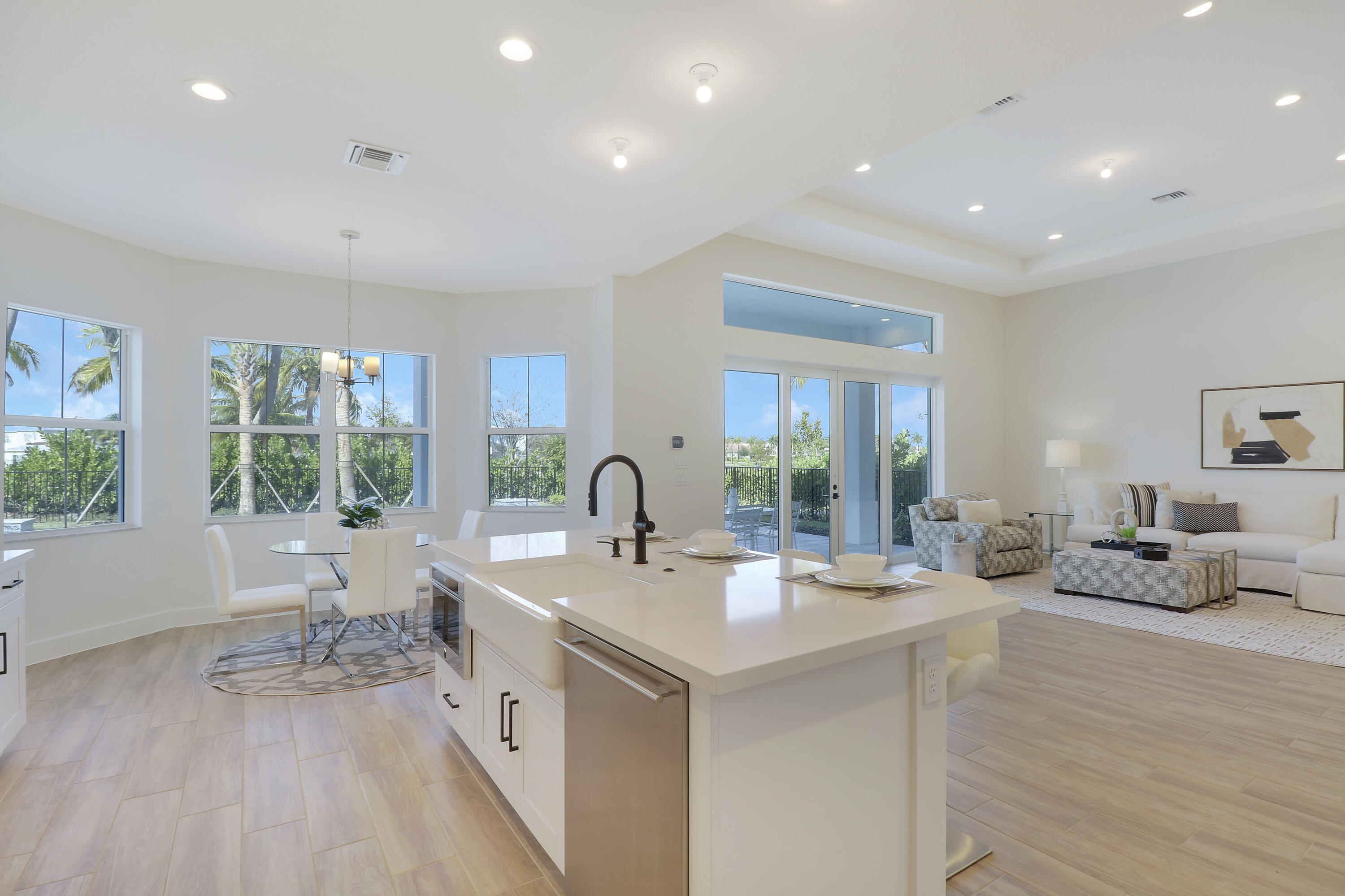 9194 Crestview Circle