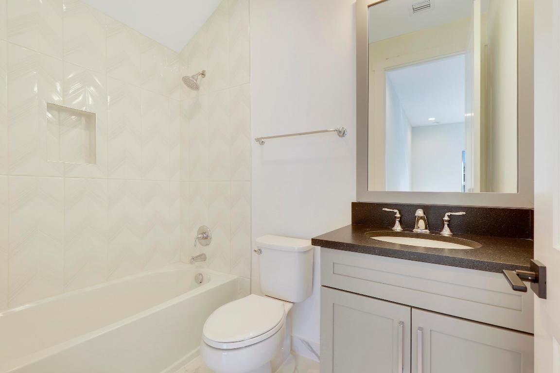 9194 Crestview Circle