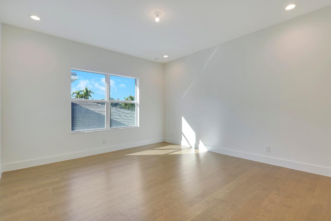 9194 Crestview Circle