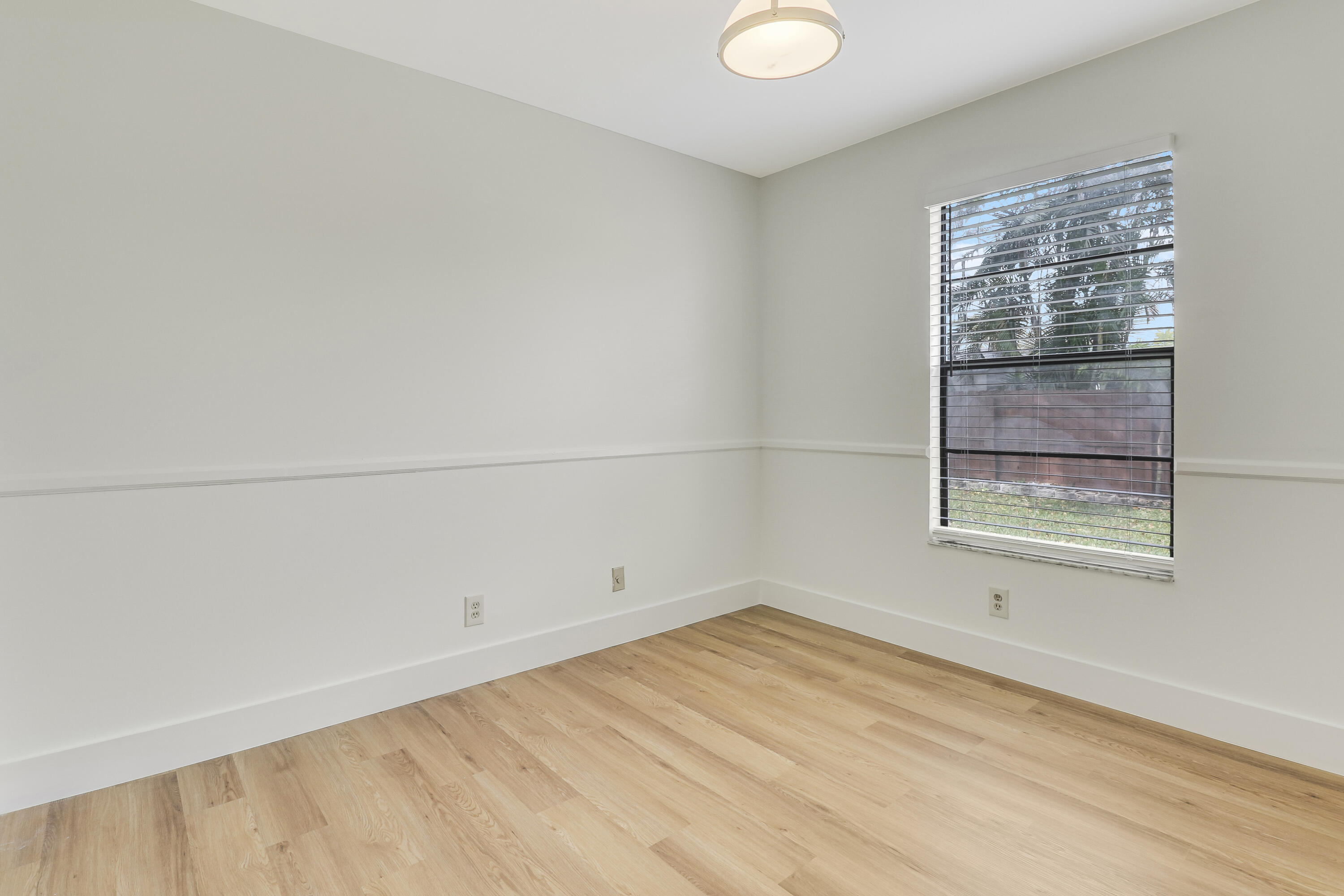 107 Greenbriar Drive Drive