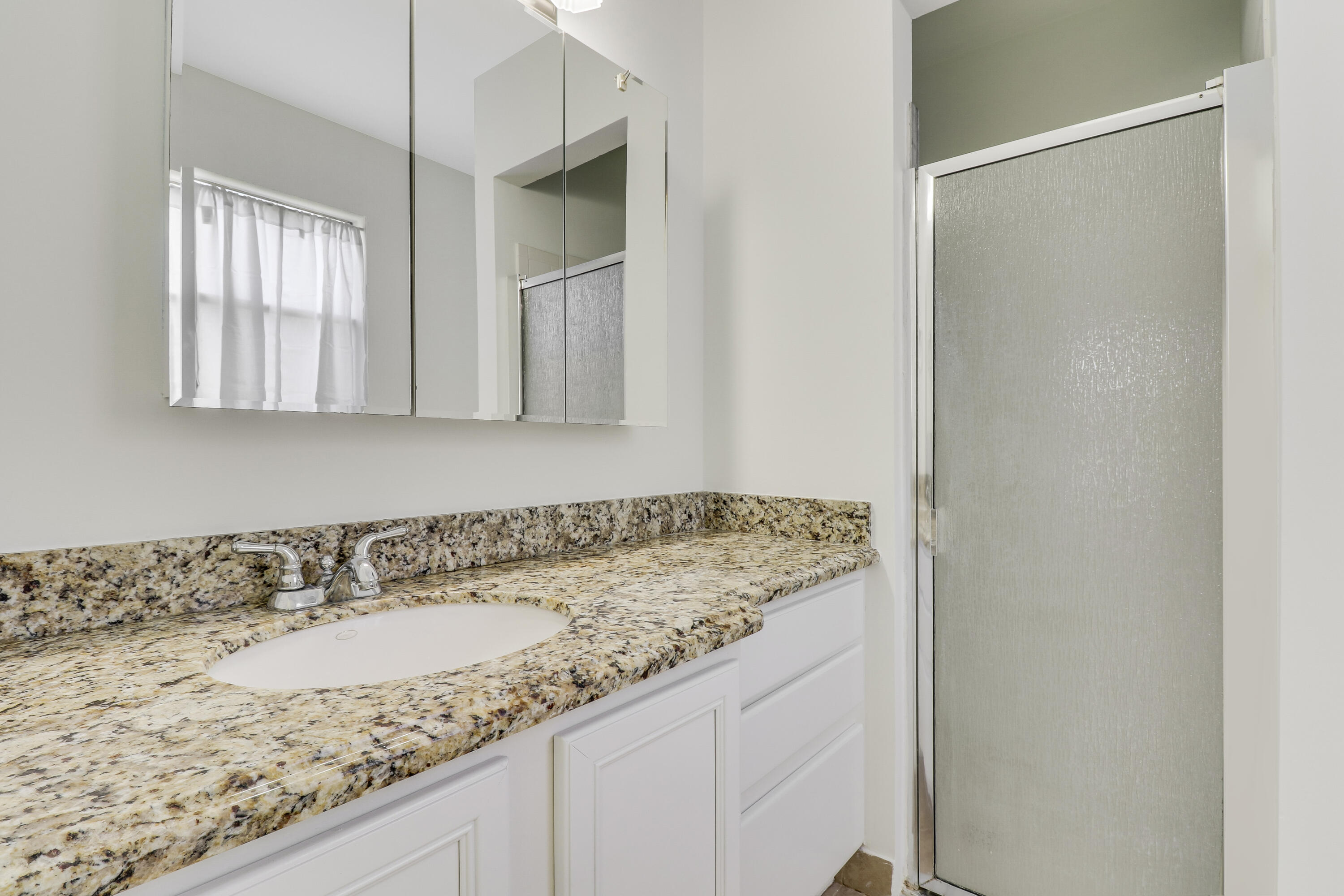 107 Greenbriar Drive Drive