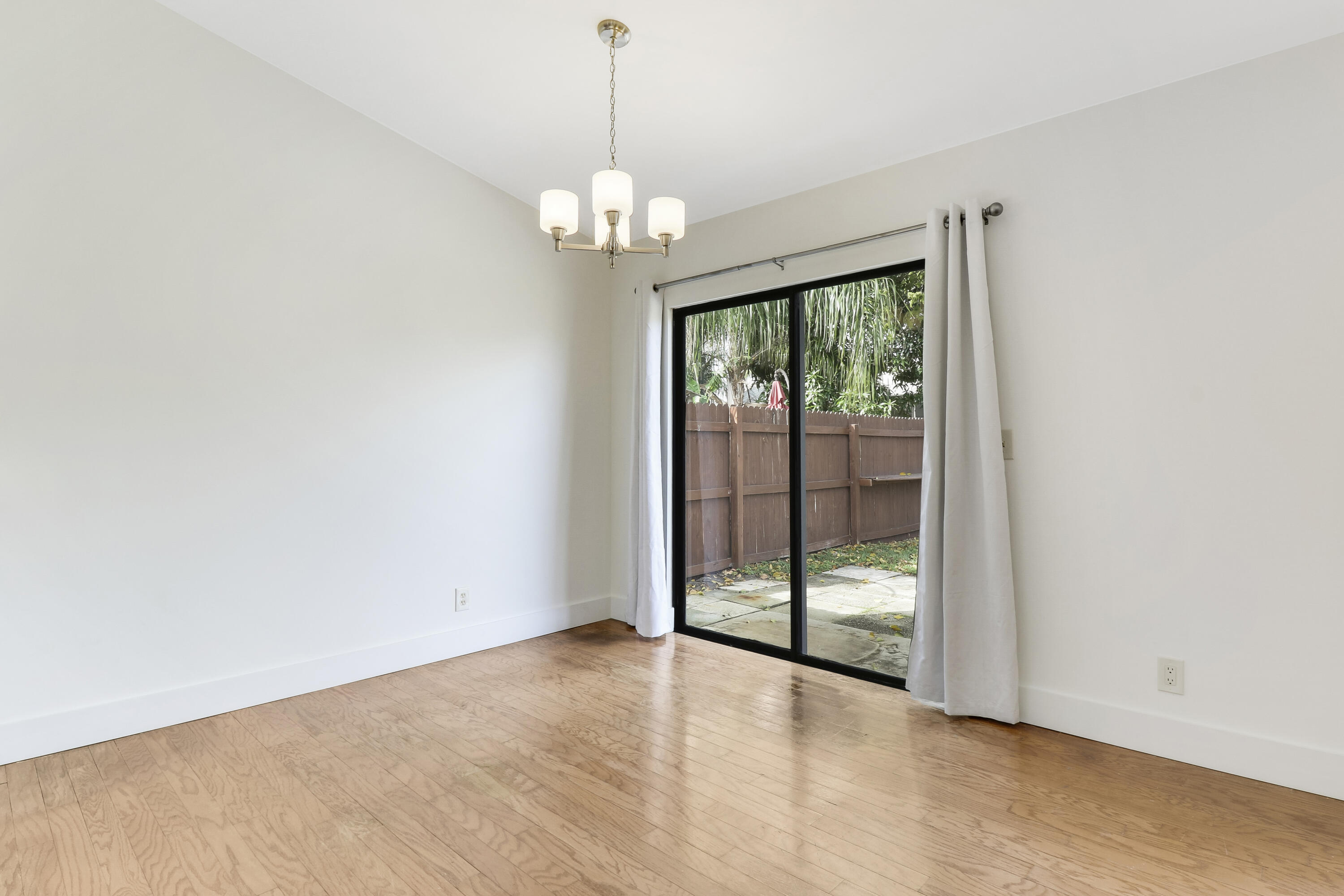 107 Greenbriar Drive Drive