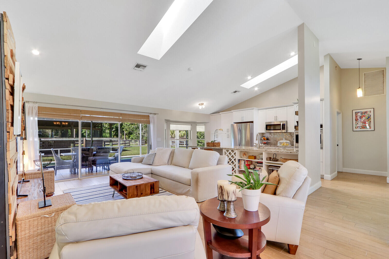 15595 Mellen Lane