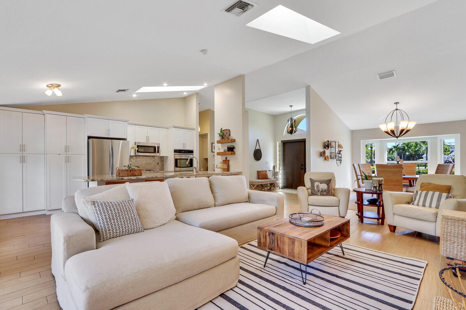 15595 Mellen Lane