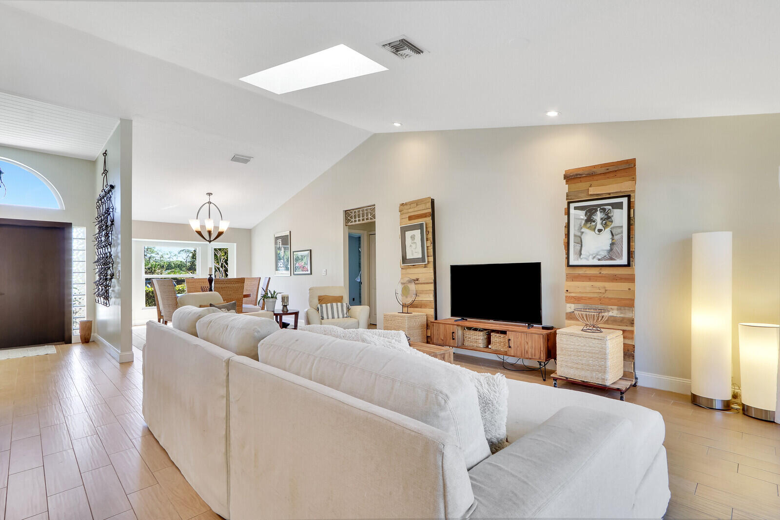 15595 Mellen Lane