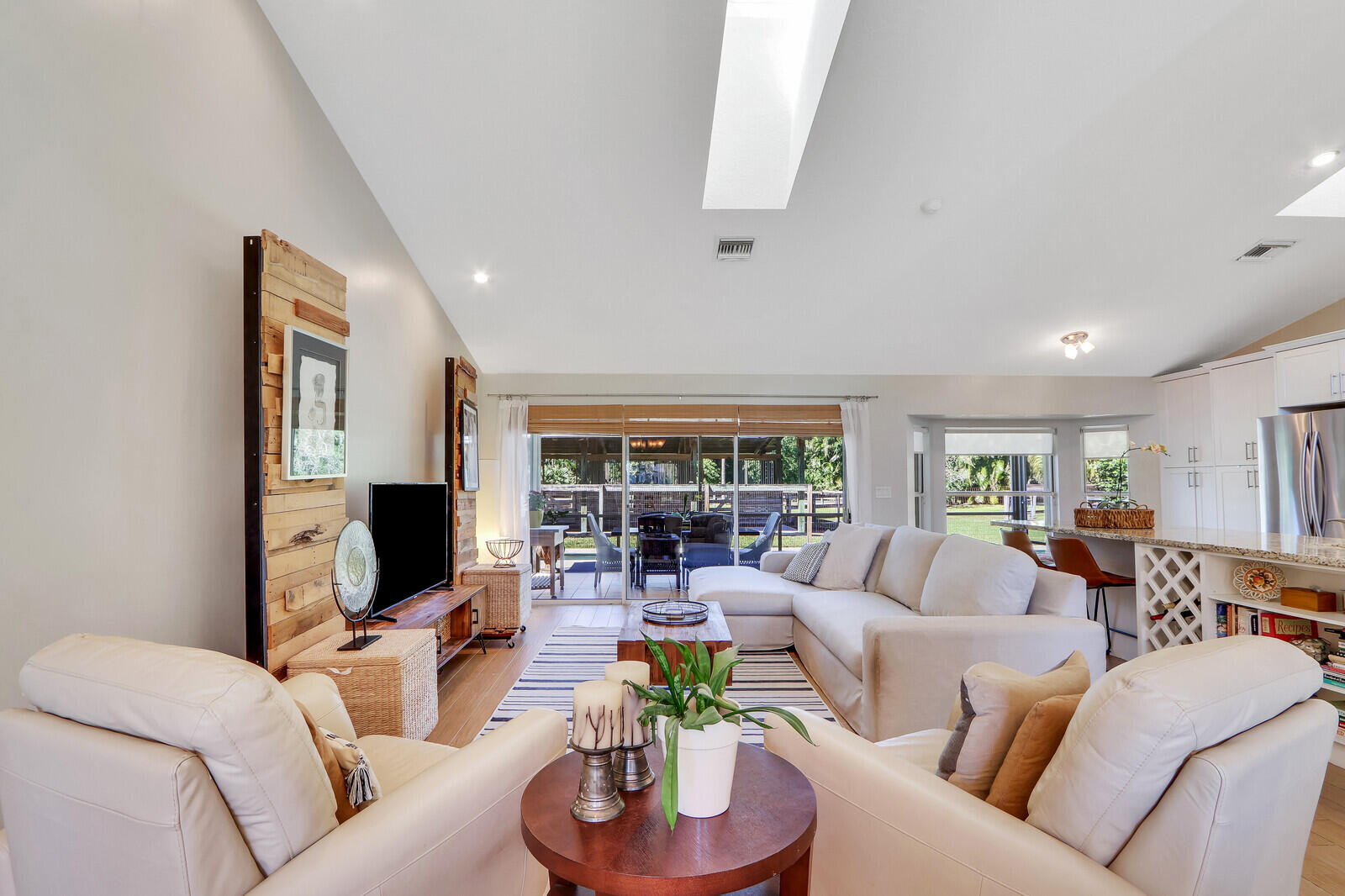 15595 Mellen Lane