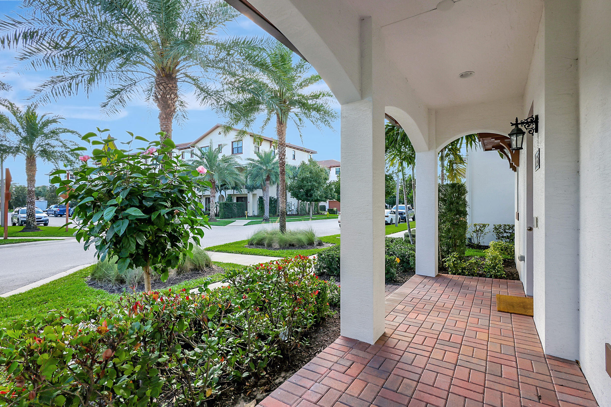 8055 Hobbes Way