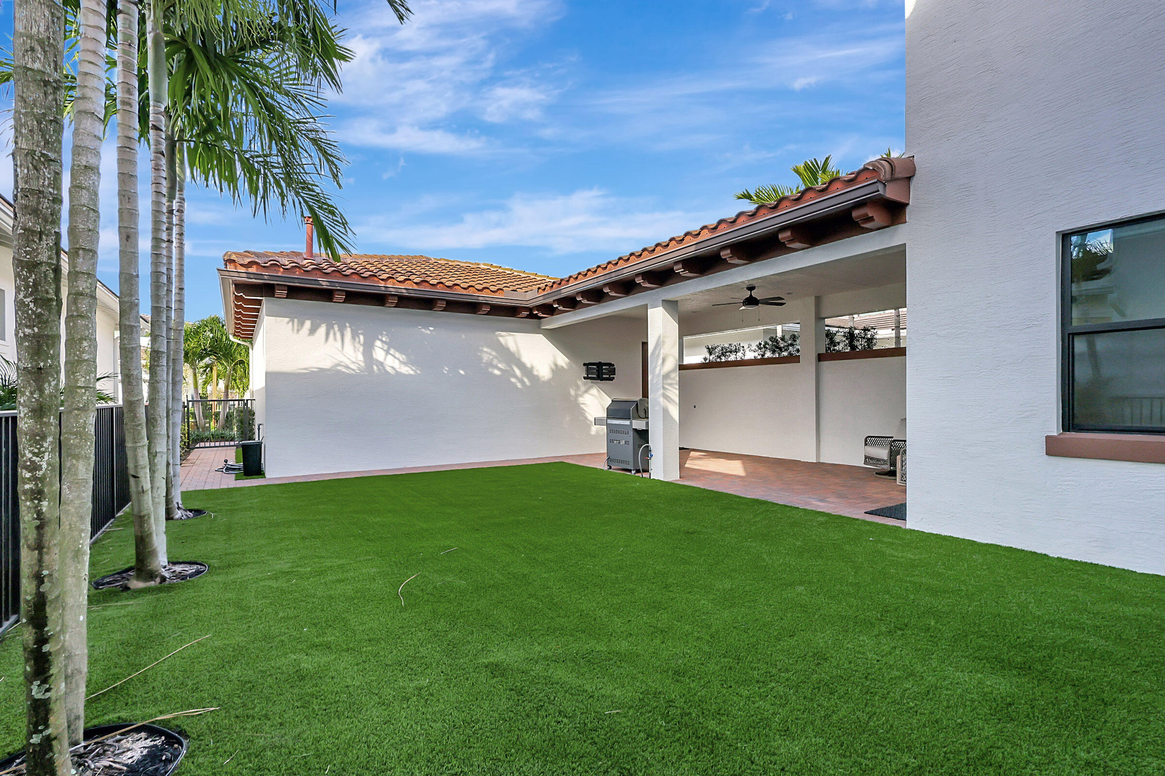 8055 Hobbes Way