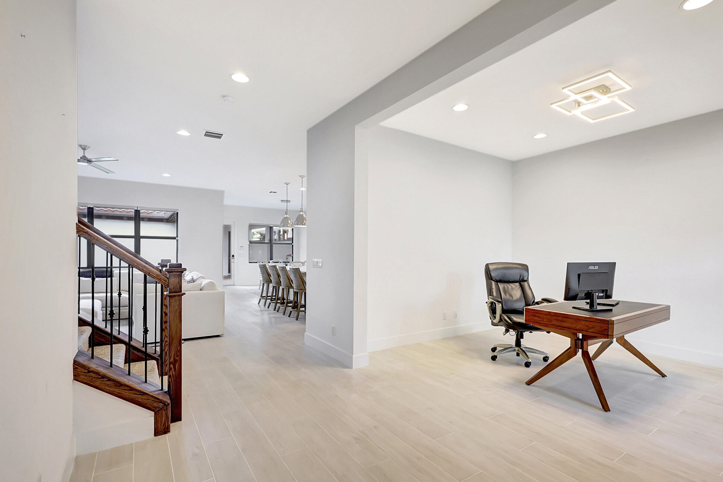 8055 Hobbes Way