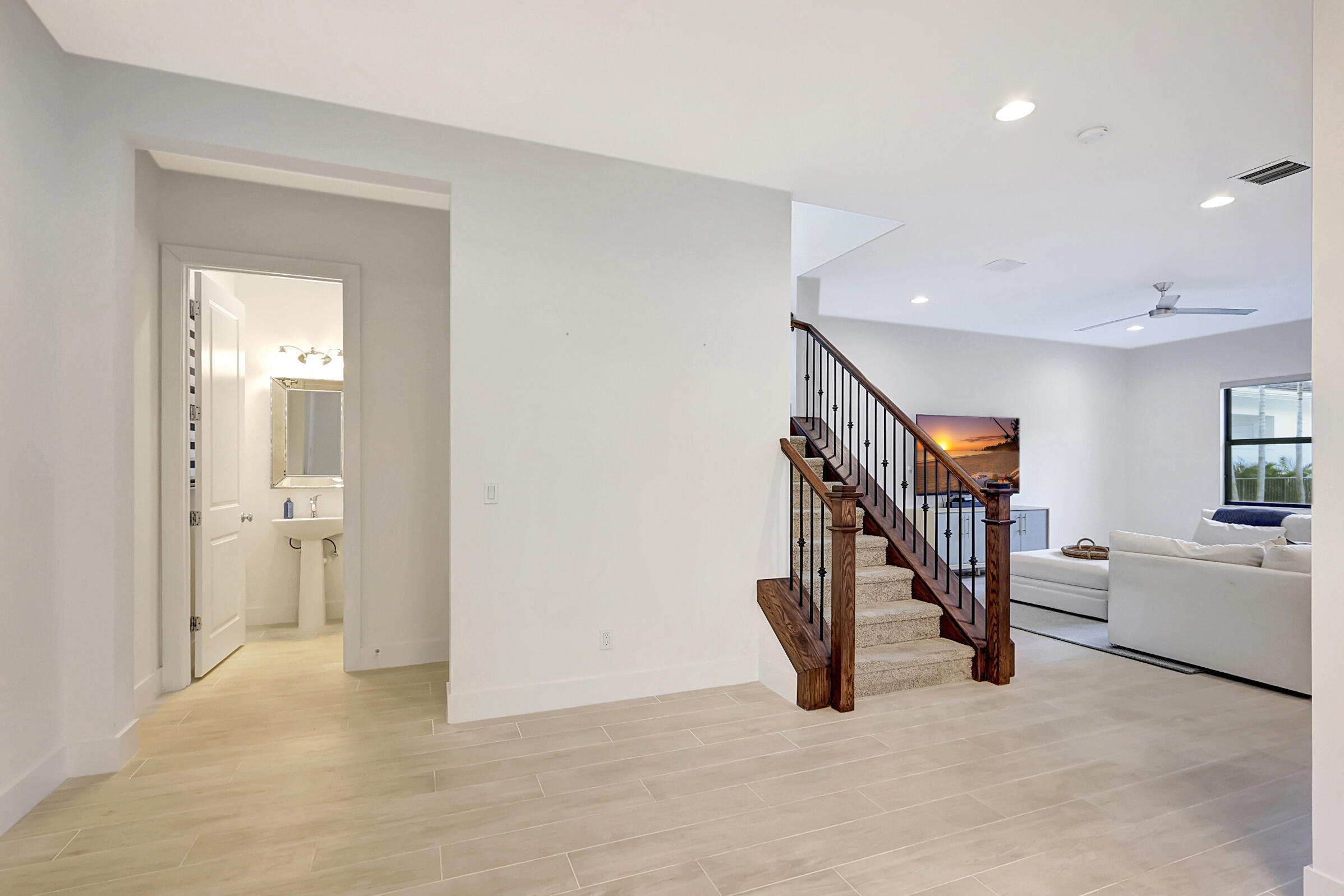 8055 Hobbes Way