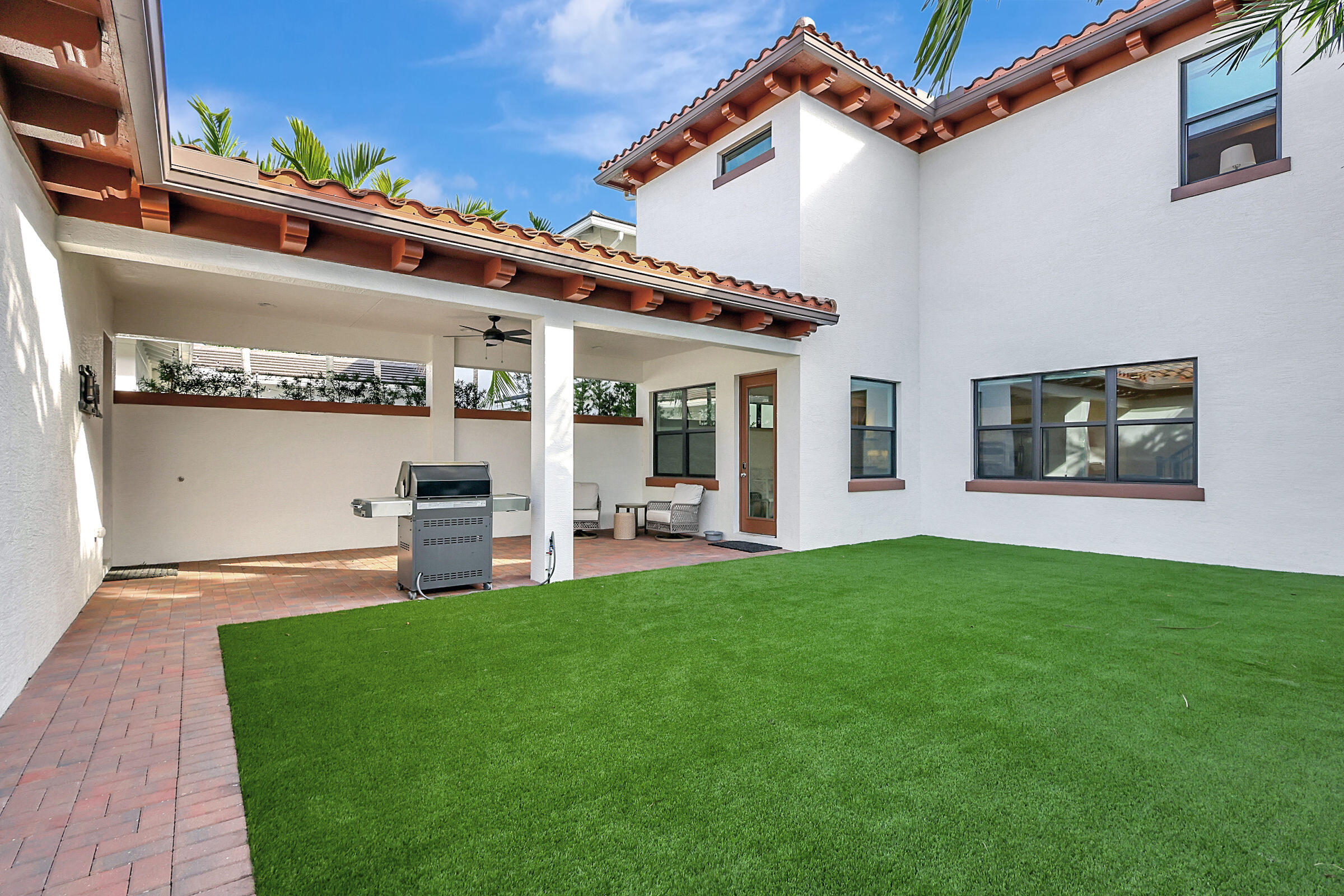 8055 Hobbes Way