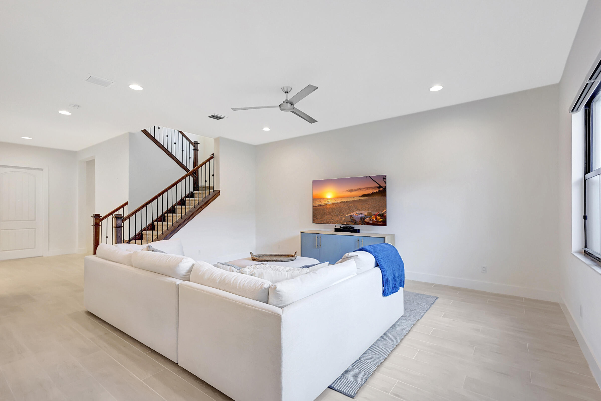 8055 Hobbes Way