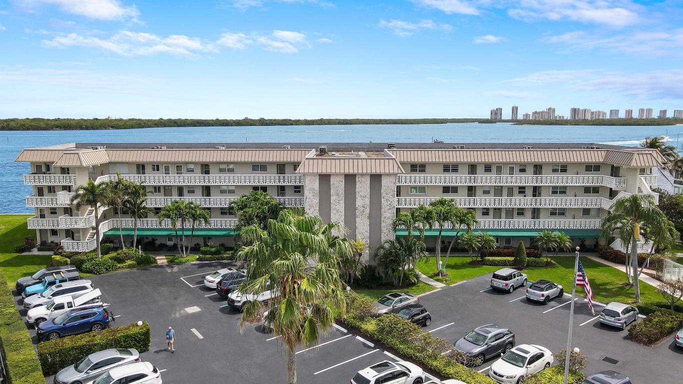 52 Yacht Club Drive 203