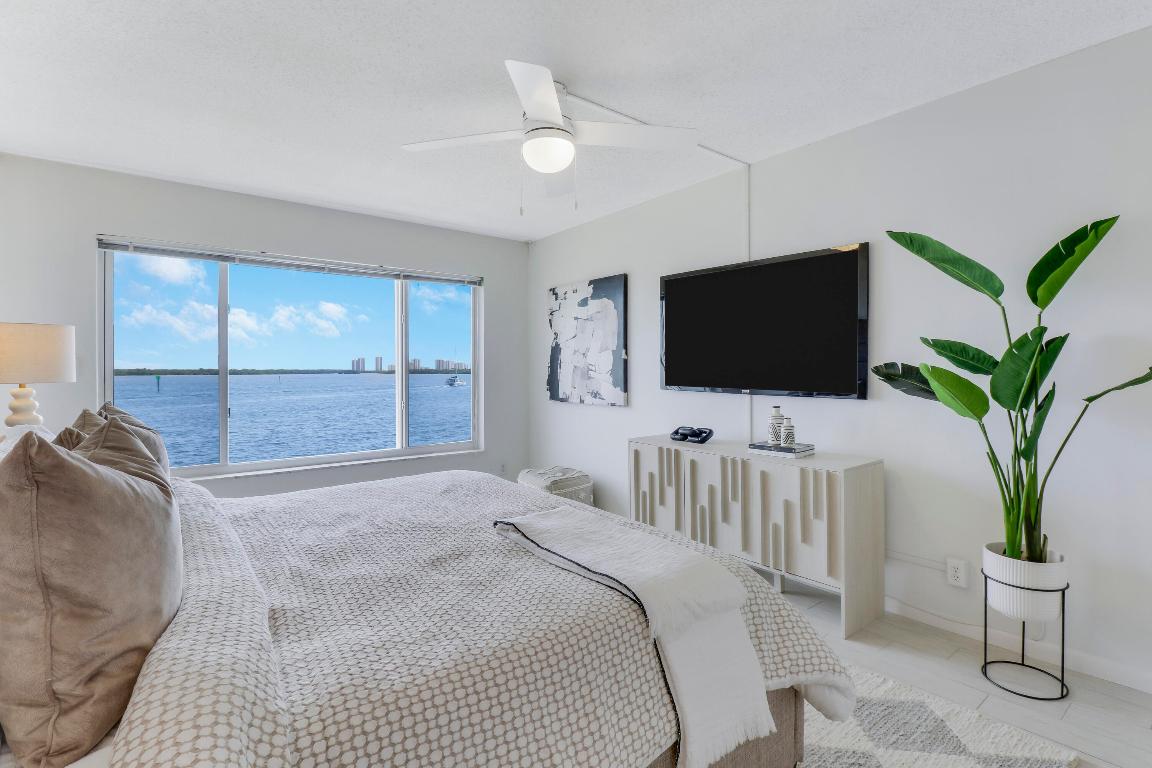 52 Yacht Club Drive 203