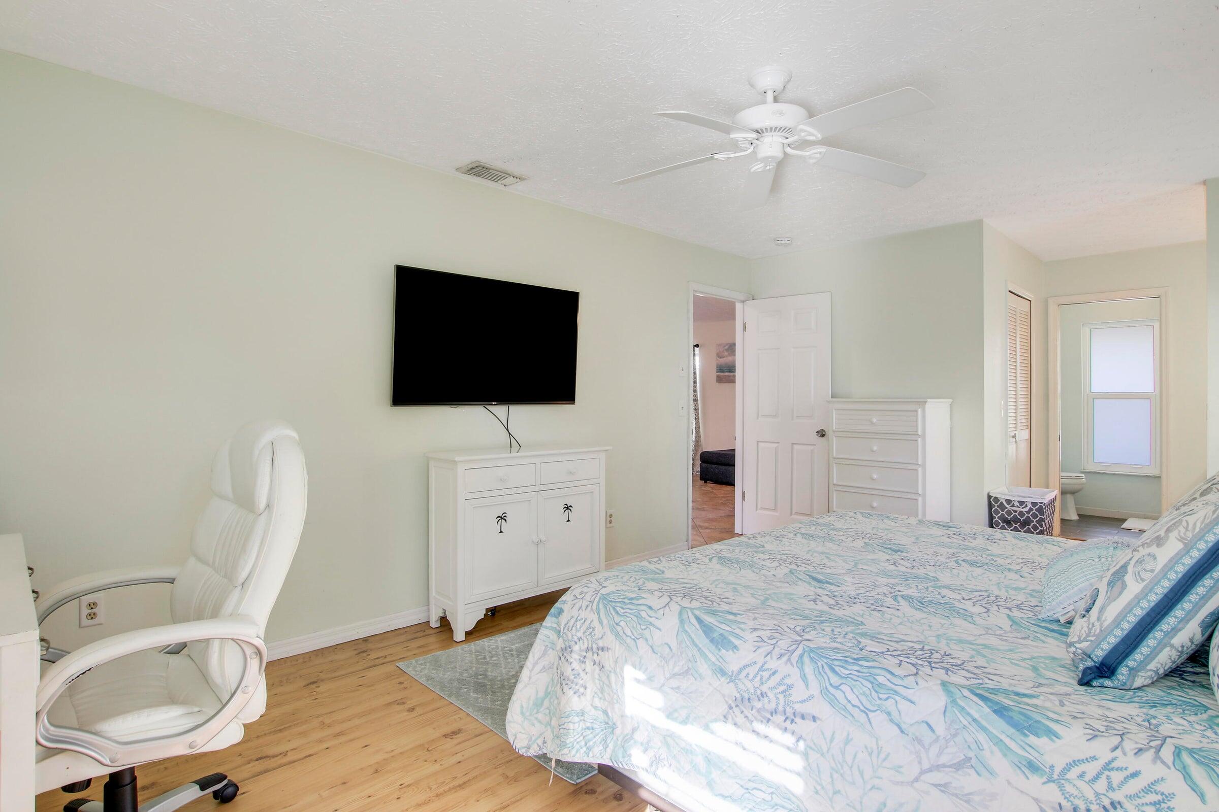 8148 SE Coconut Street