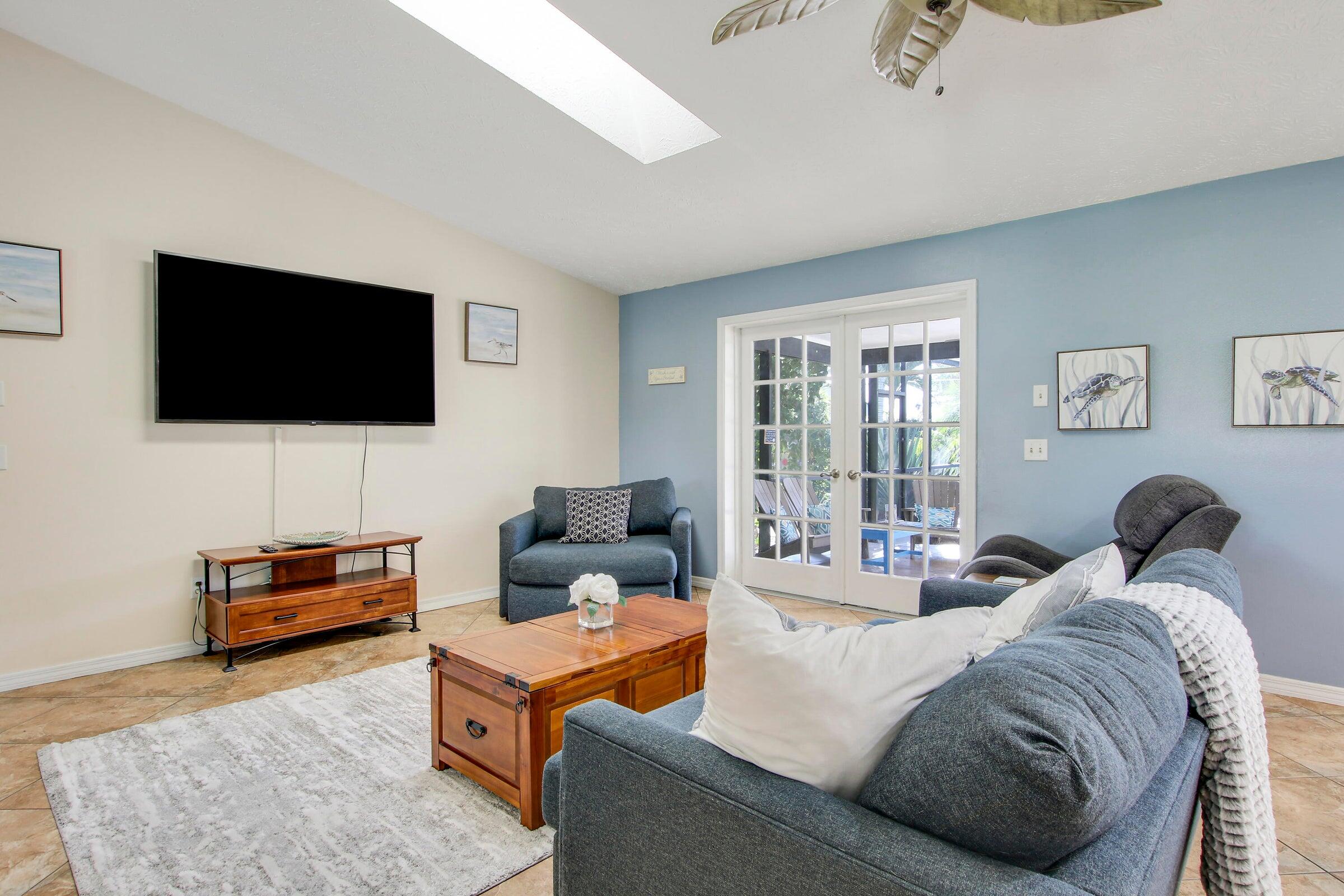 8148 SE Coconut Street