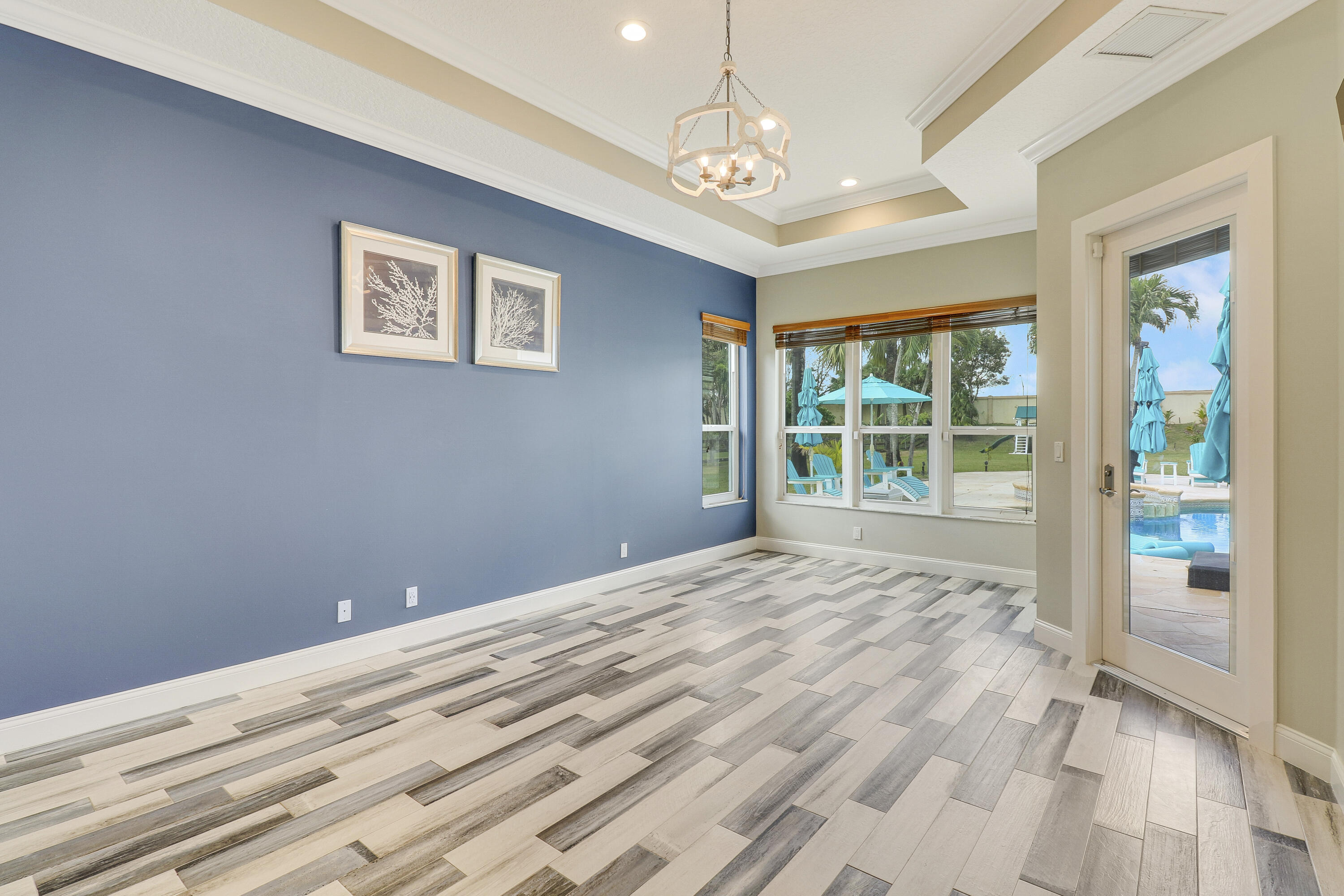 8369 Man O War Road