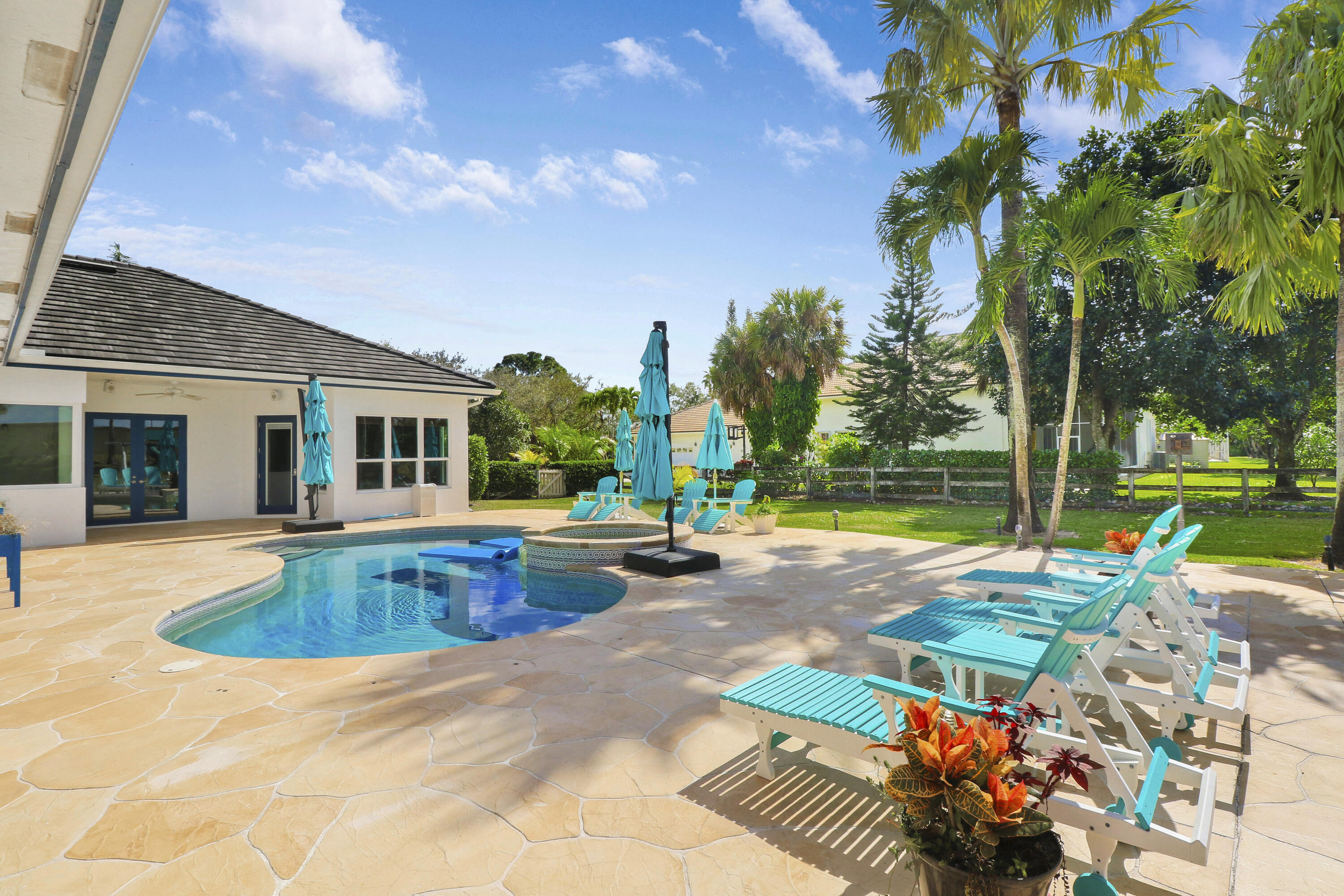8369 Man O War Road