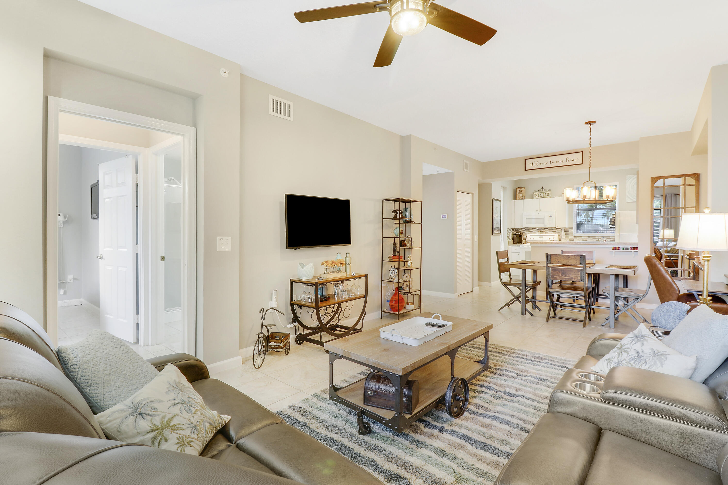 1116 University Boulevard 14