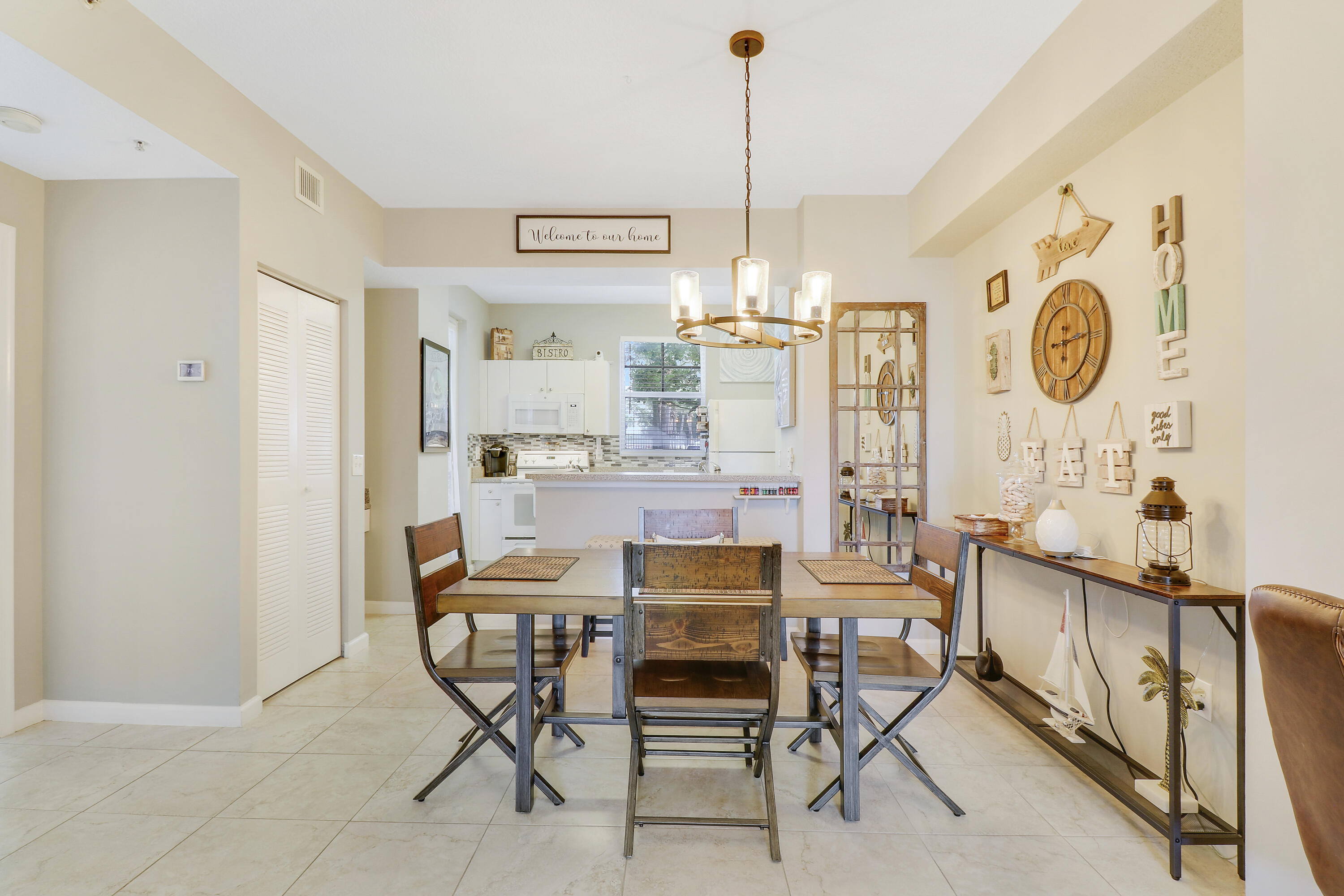 1116 University Boulevard 14