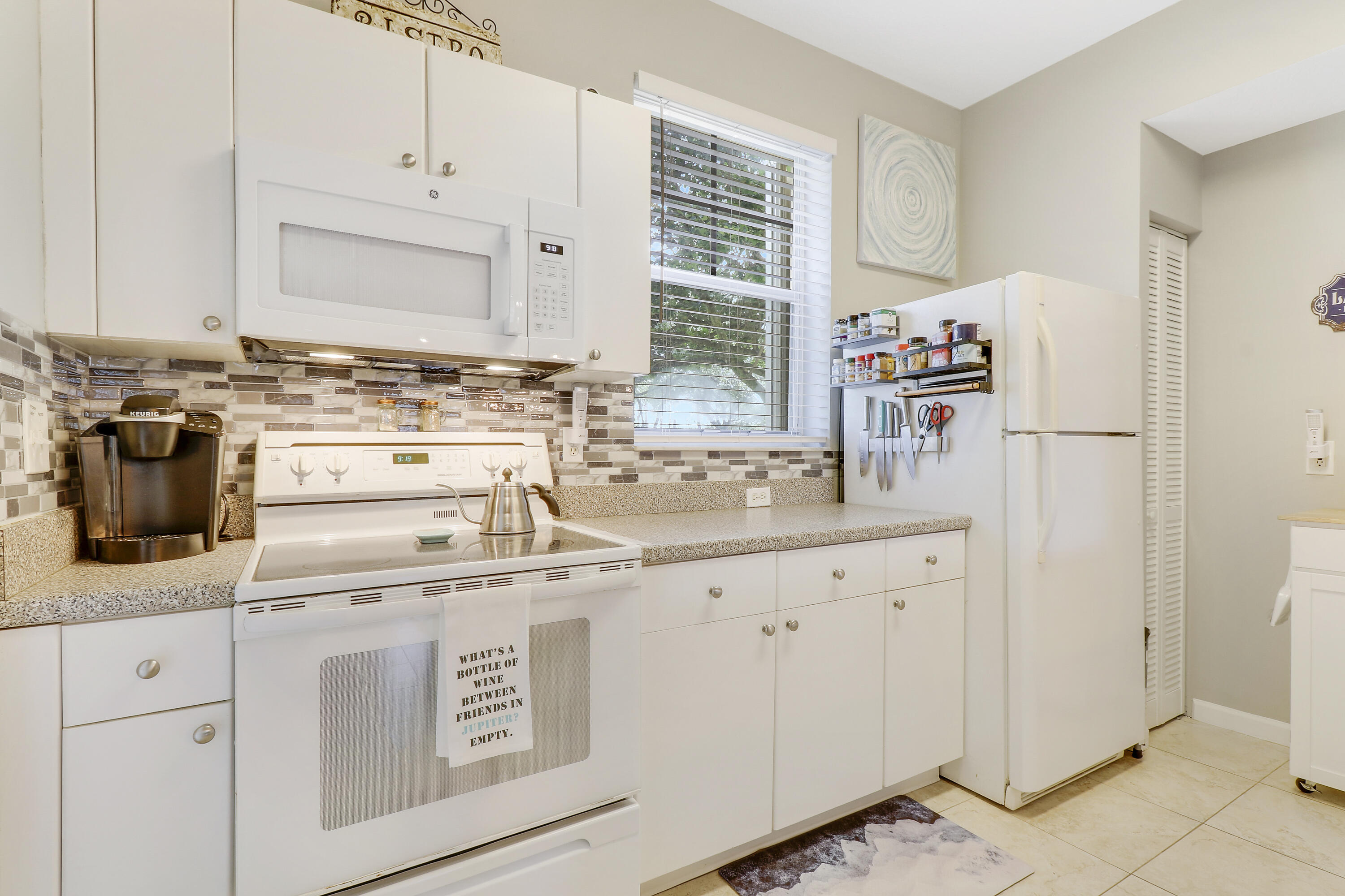 1116 University Boulevard 14