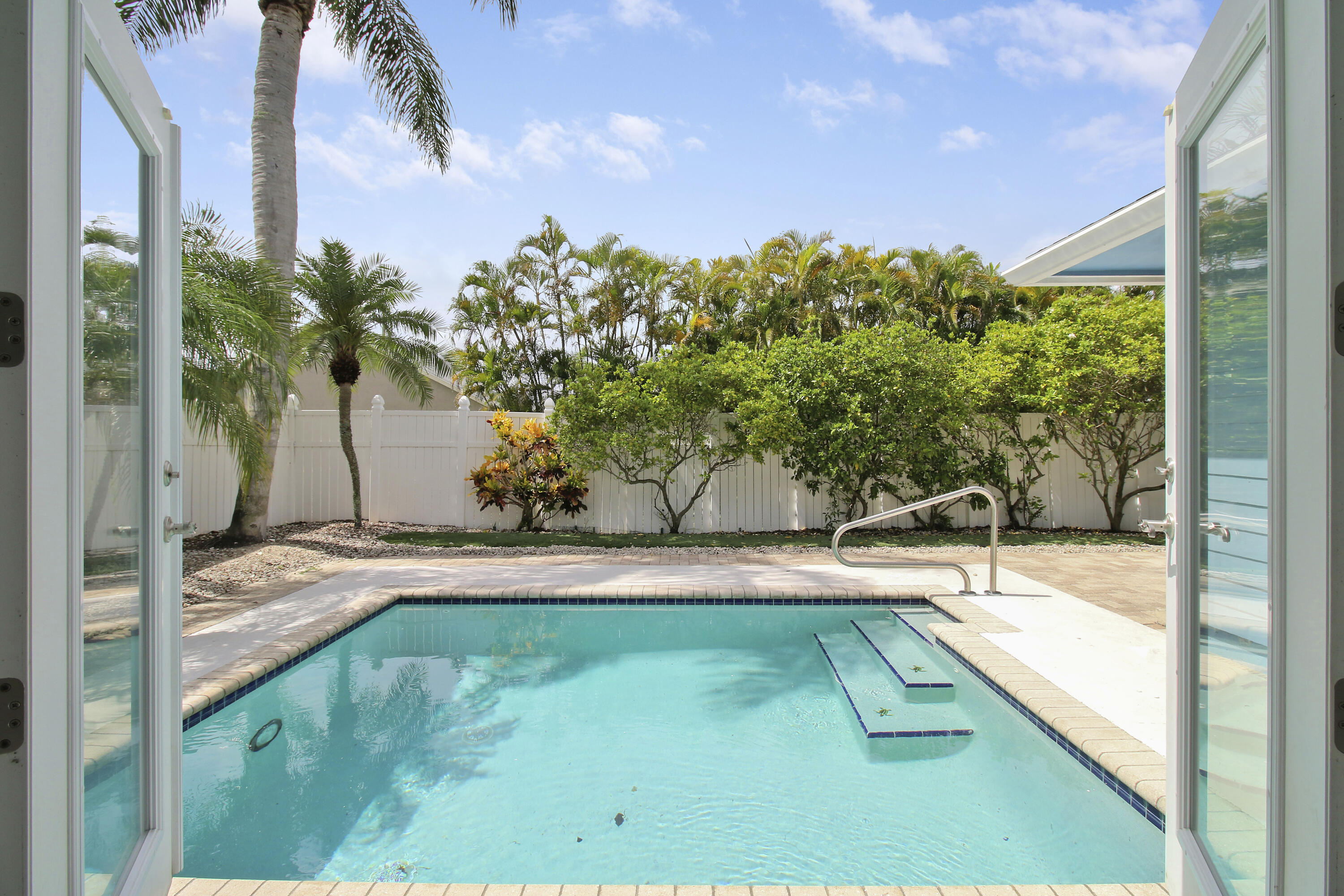 6118 Barbara Street
