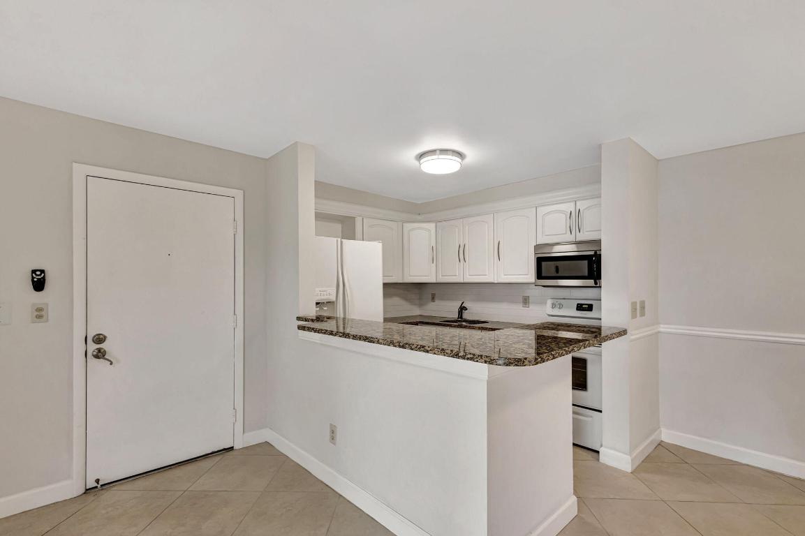 1107 Duncan Circle 102