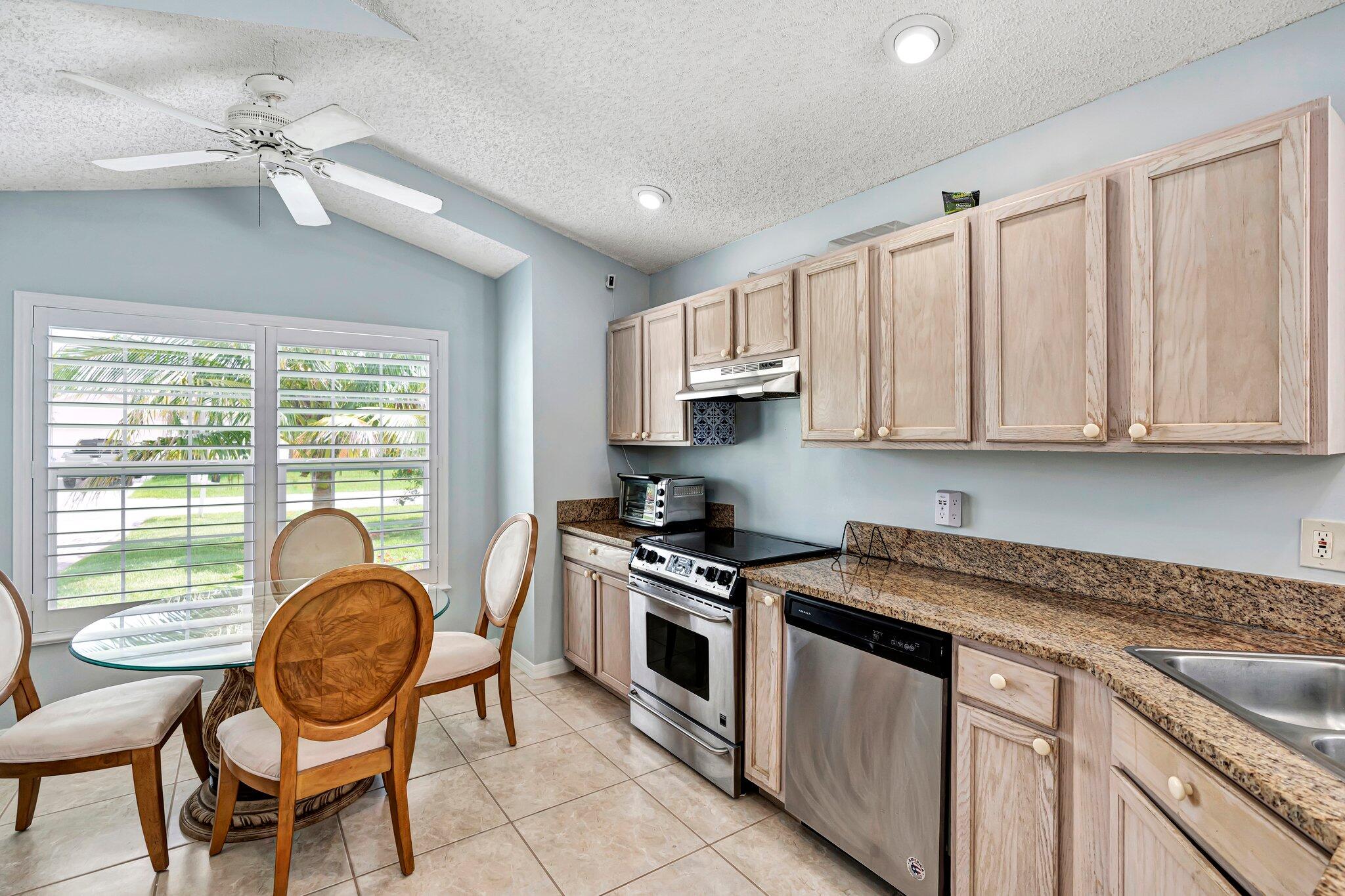 6190 Lauderdale Street