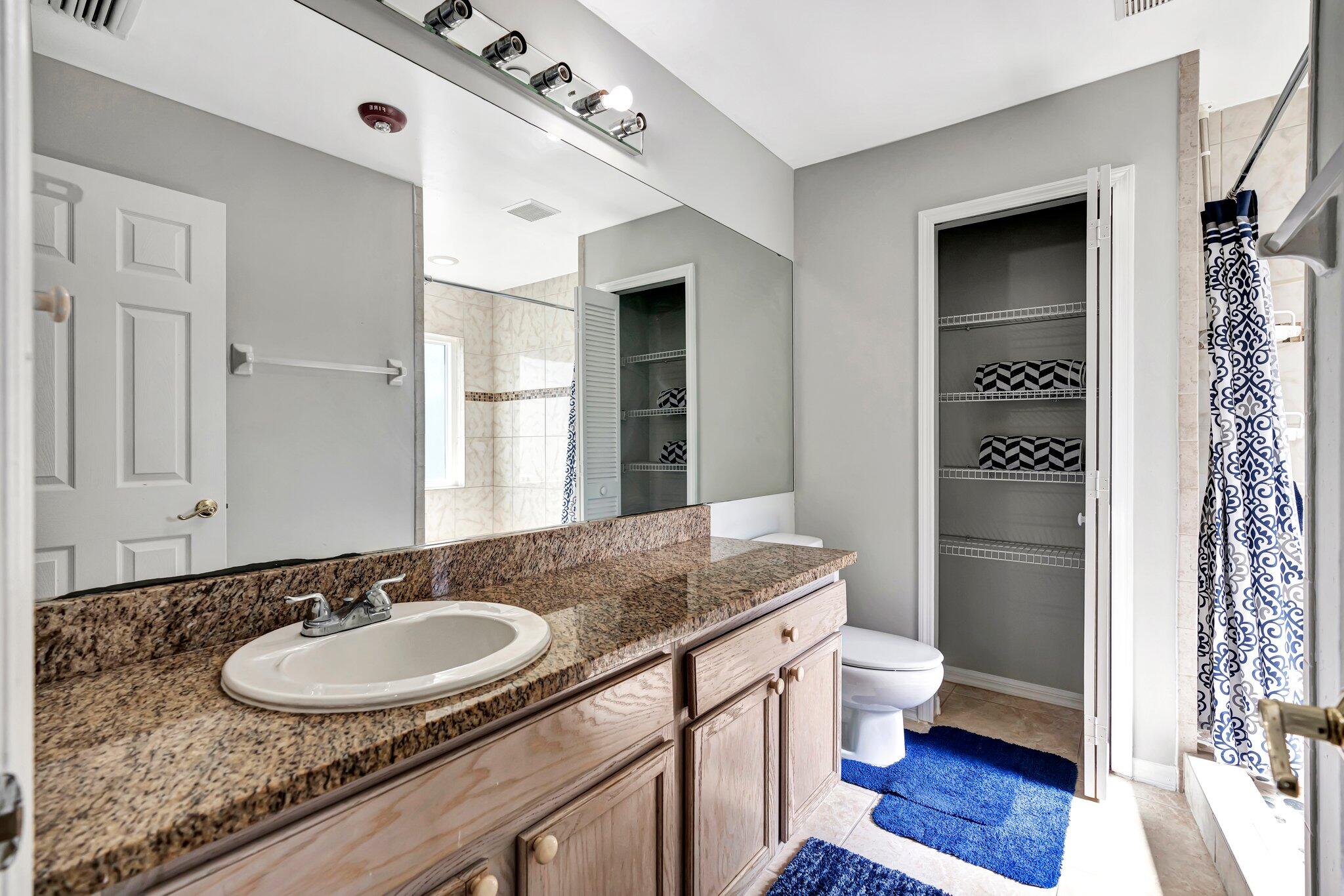 6190 Lauderdale Street