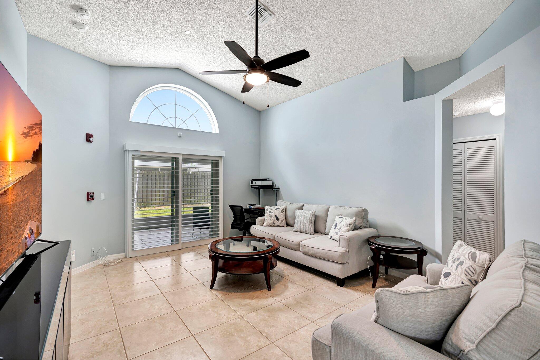 6190 Lauderdale Street